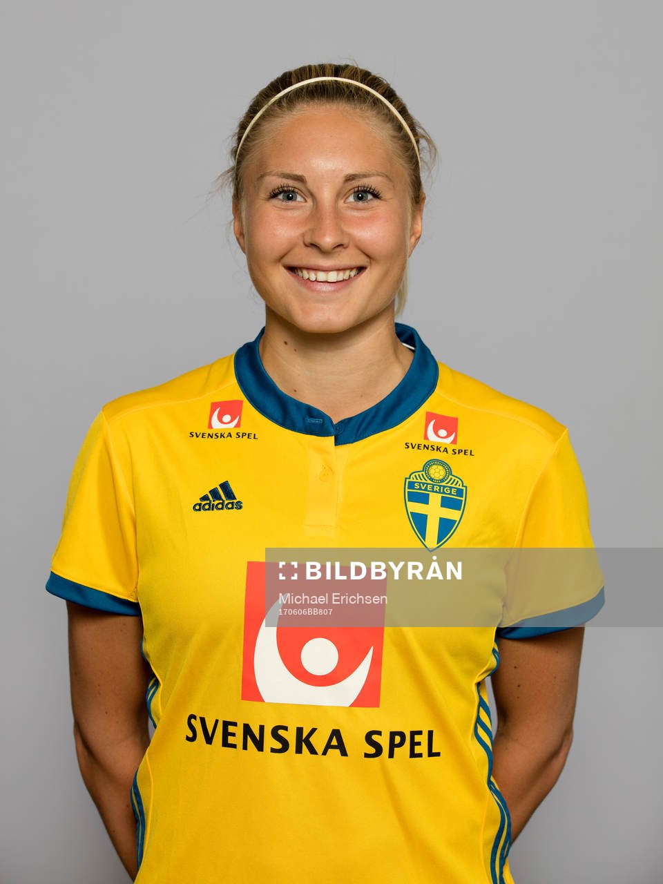 Fanny Andersson, spelare i Sveriges damlandslag i fotboll, poserar för ett porträtt den 6 juni 2017 i Göteborg.