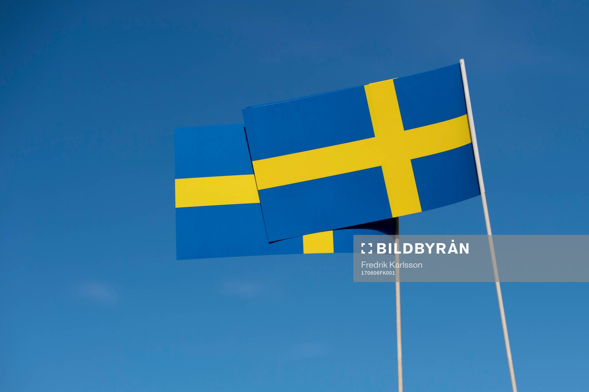Svenska flaggor i luften