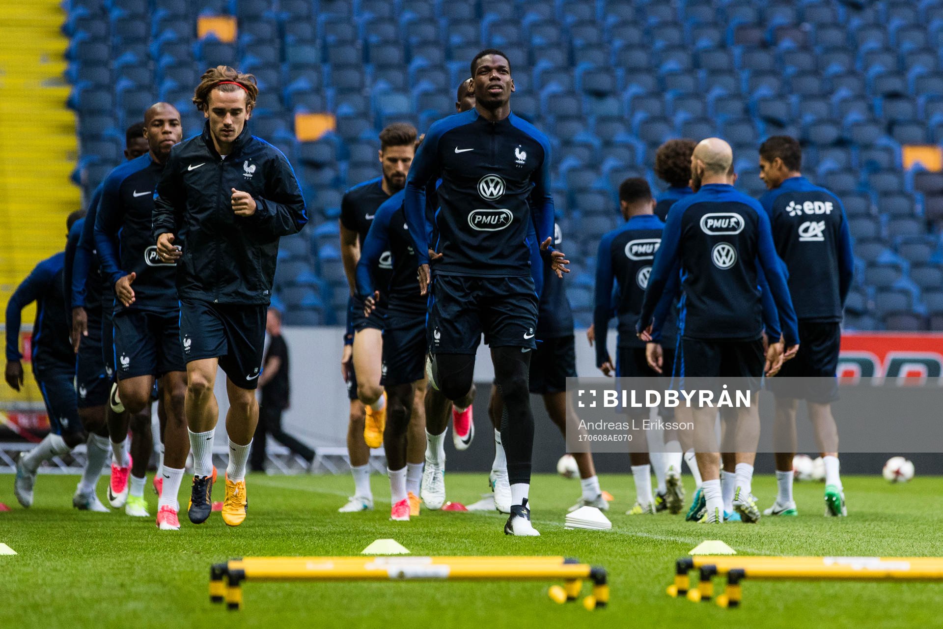 Frankrikes Antoine Griezmann och Paul Pogba