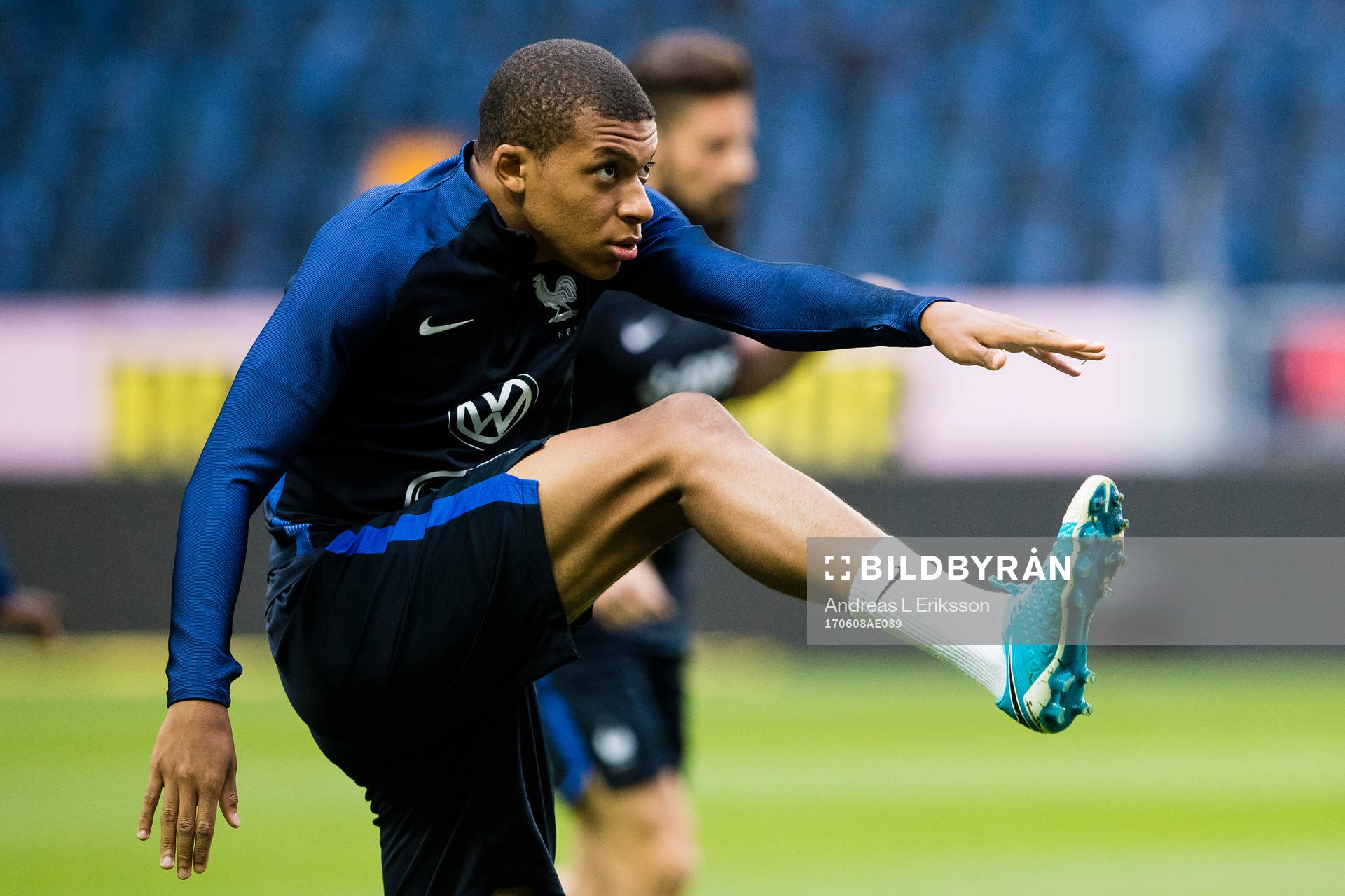 Frankrikes Kylian Mbappe under en träning med Frankrikes fotbollslandslag den 8 juni 2017 i Stockholm. 
