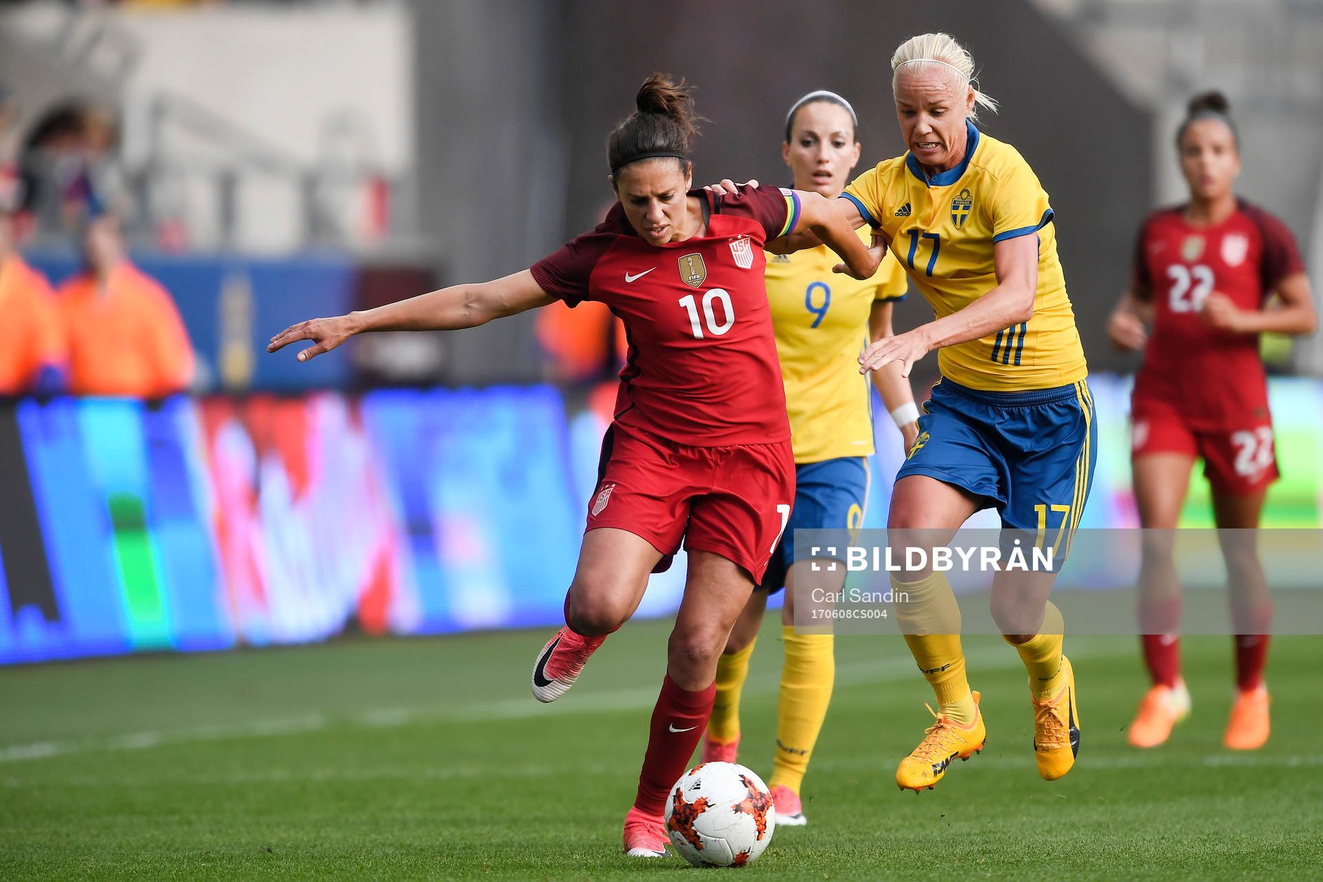 s Carli Lloyd och Sveriges Caroline Seger