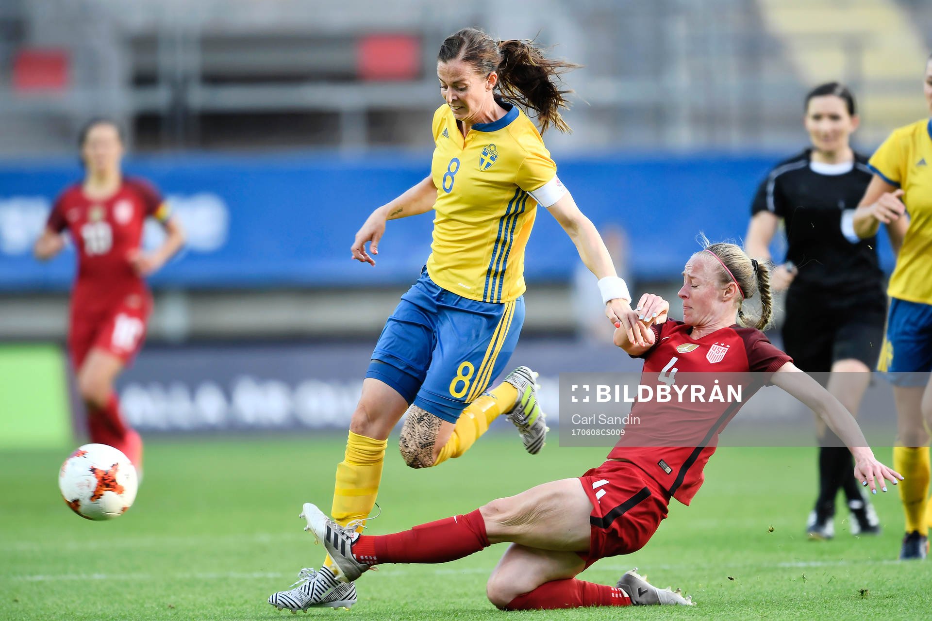 s Becky Sauerbrunn