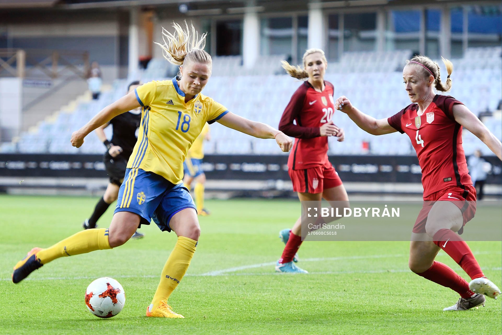 s Becky Sauerbrunn