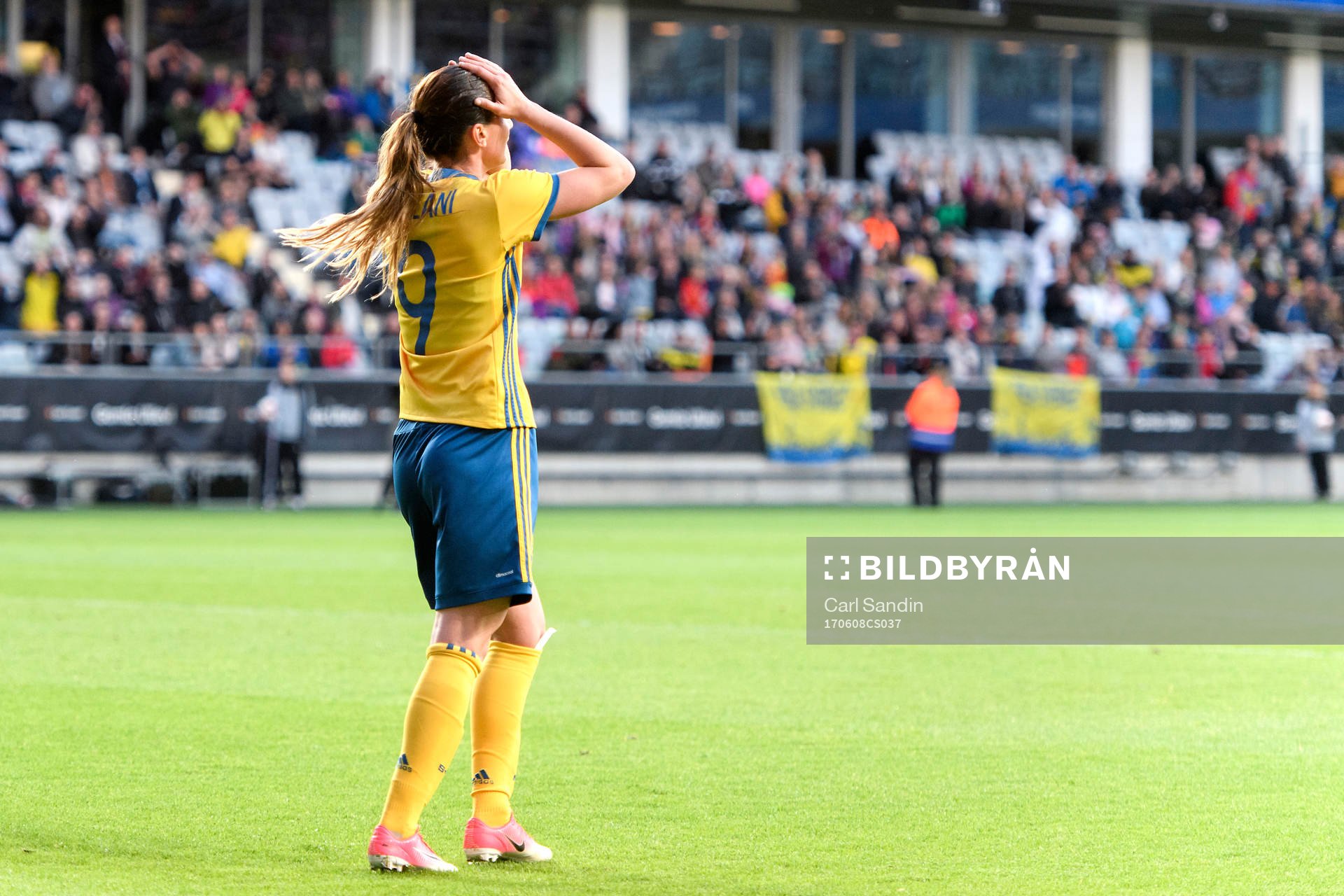 Sveriges Kosovare Asllani deppar