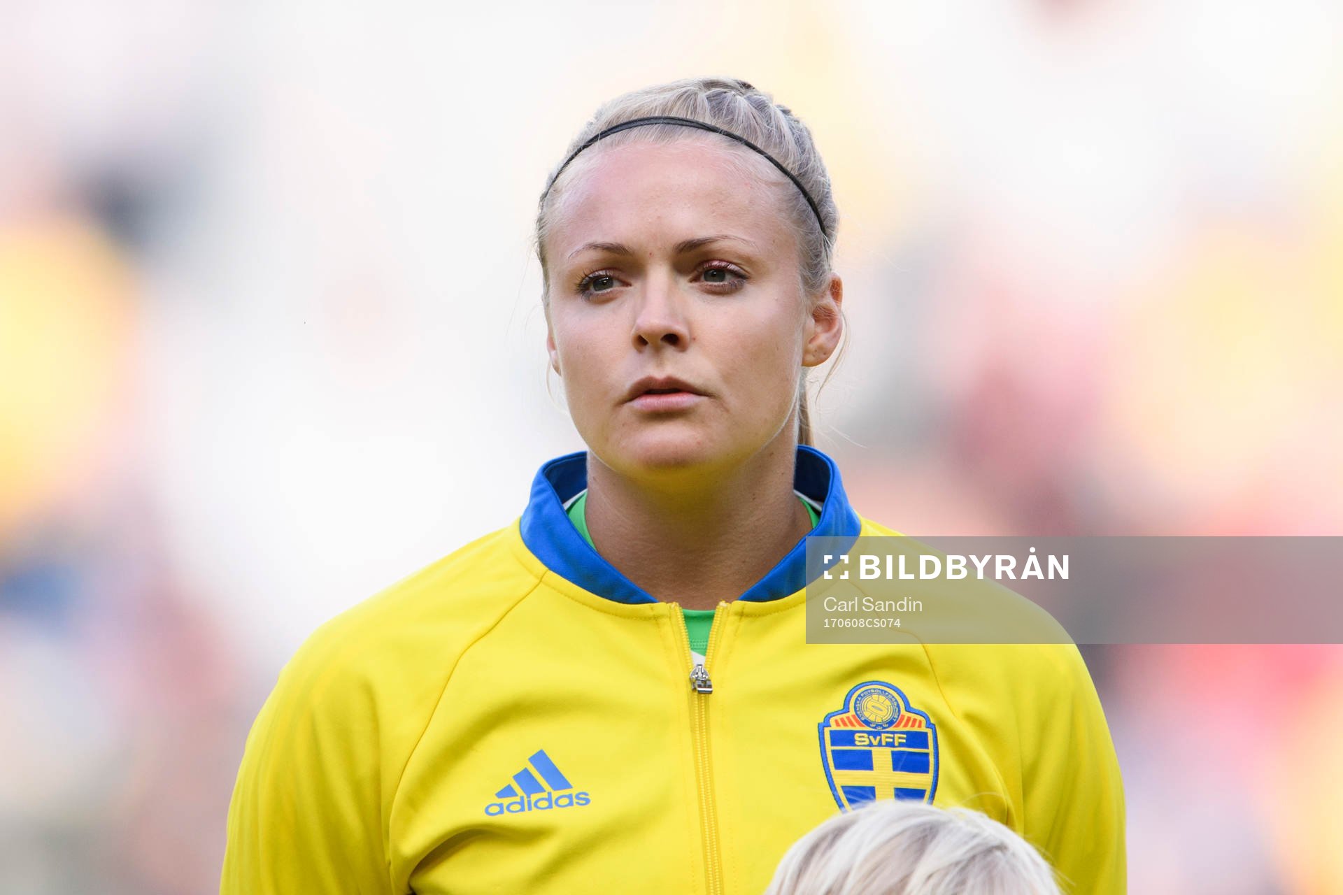 Sveriges målvakt Hilda Carlén vid lineup innan