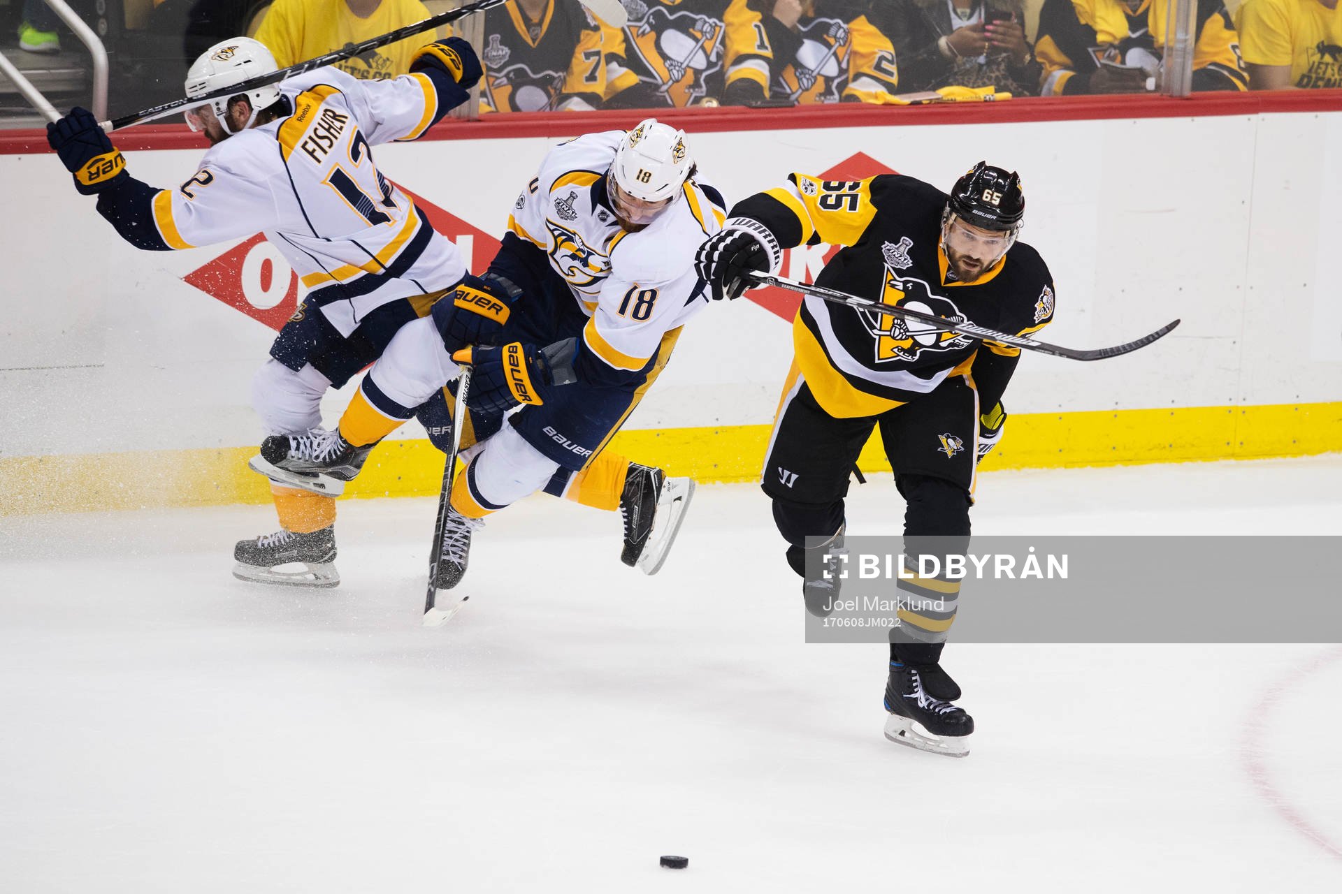 Nashvilles Mike Fisher och James Neal faller bakom