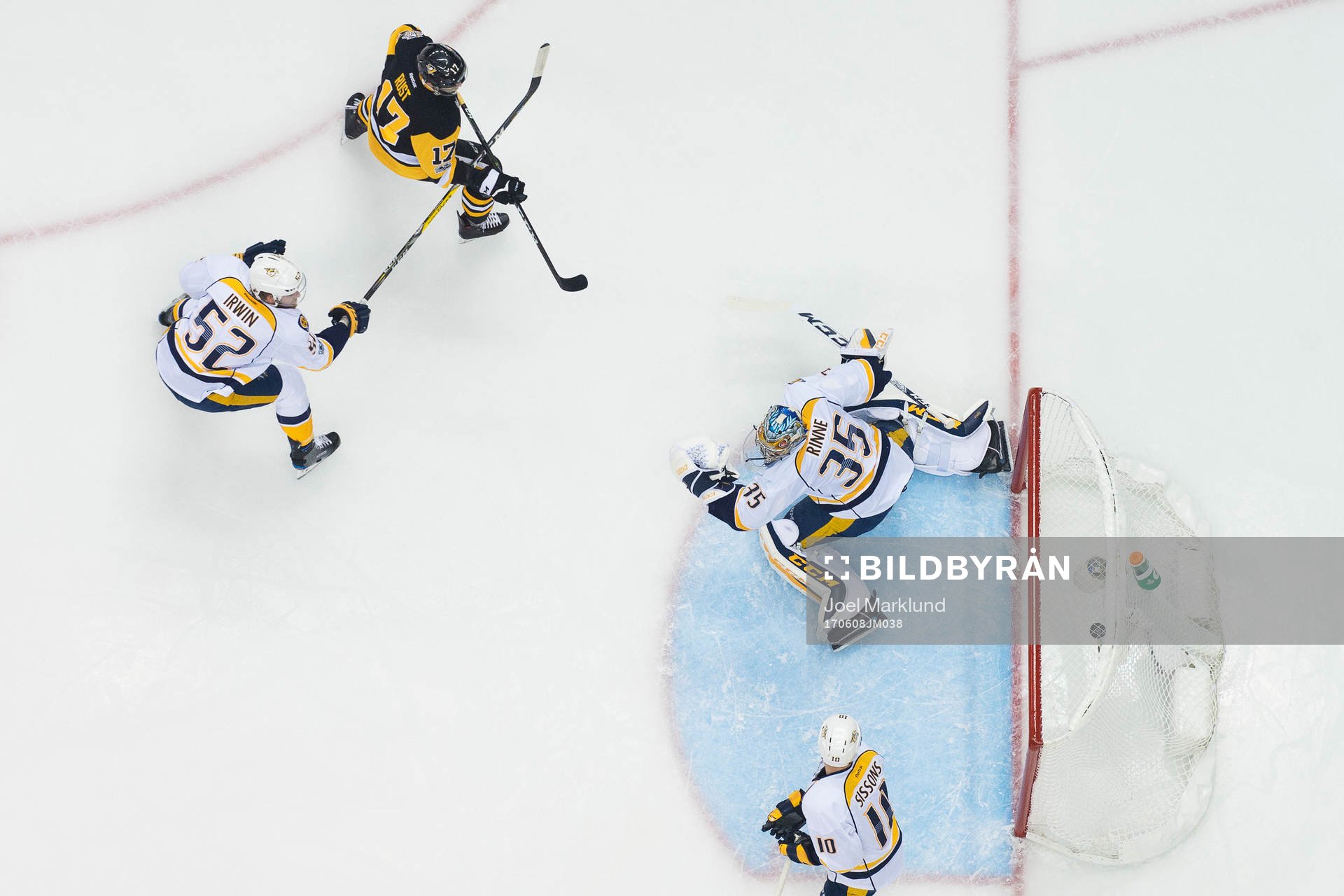 Pittsburghs Bryan Rust skjuter in 2-0 bakom Nashvilles