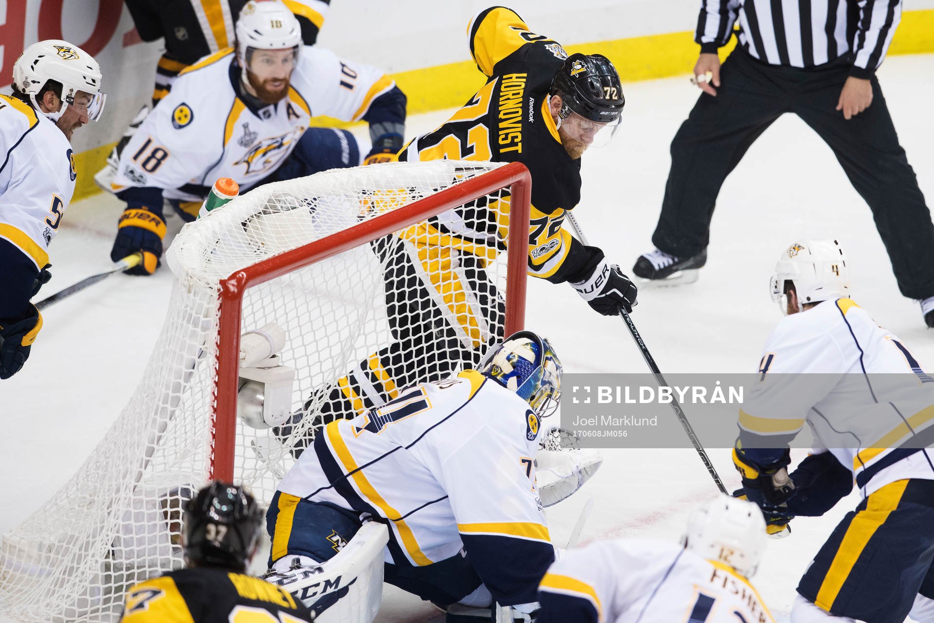 Pittsburghs Patric Hörnqvist oroar framför Nashvilles