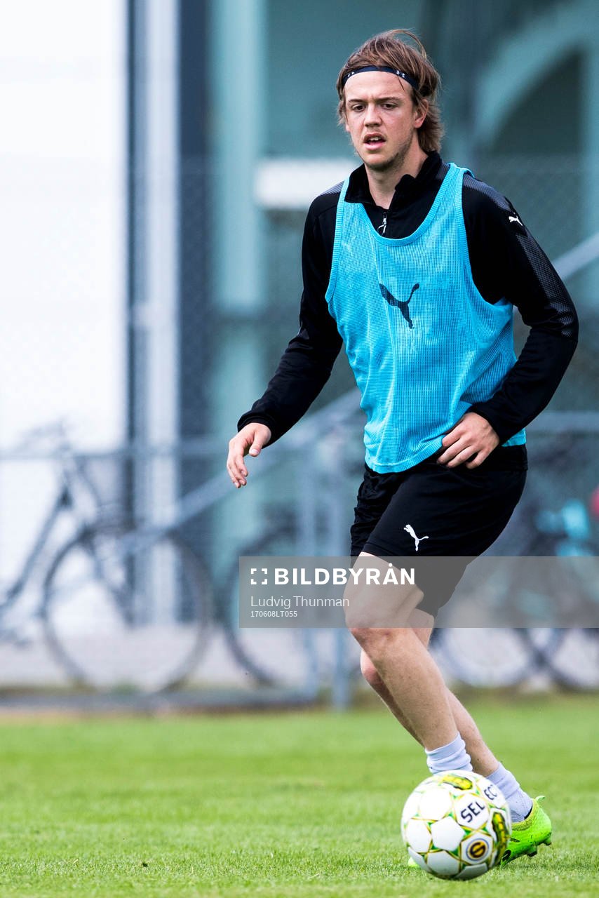 Helsingborgs Alexander Achinioti-Jönsson