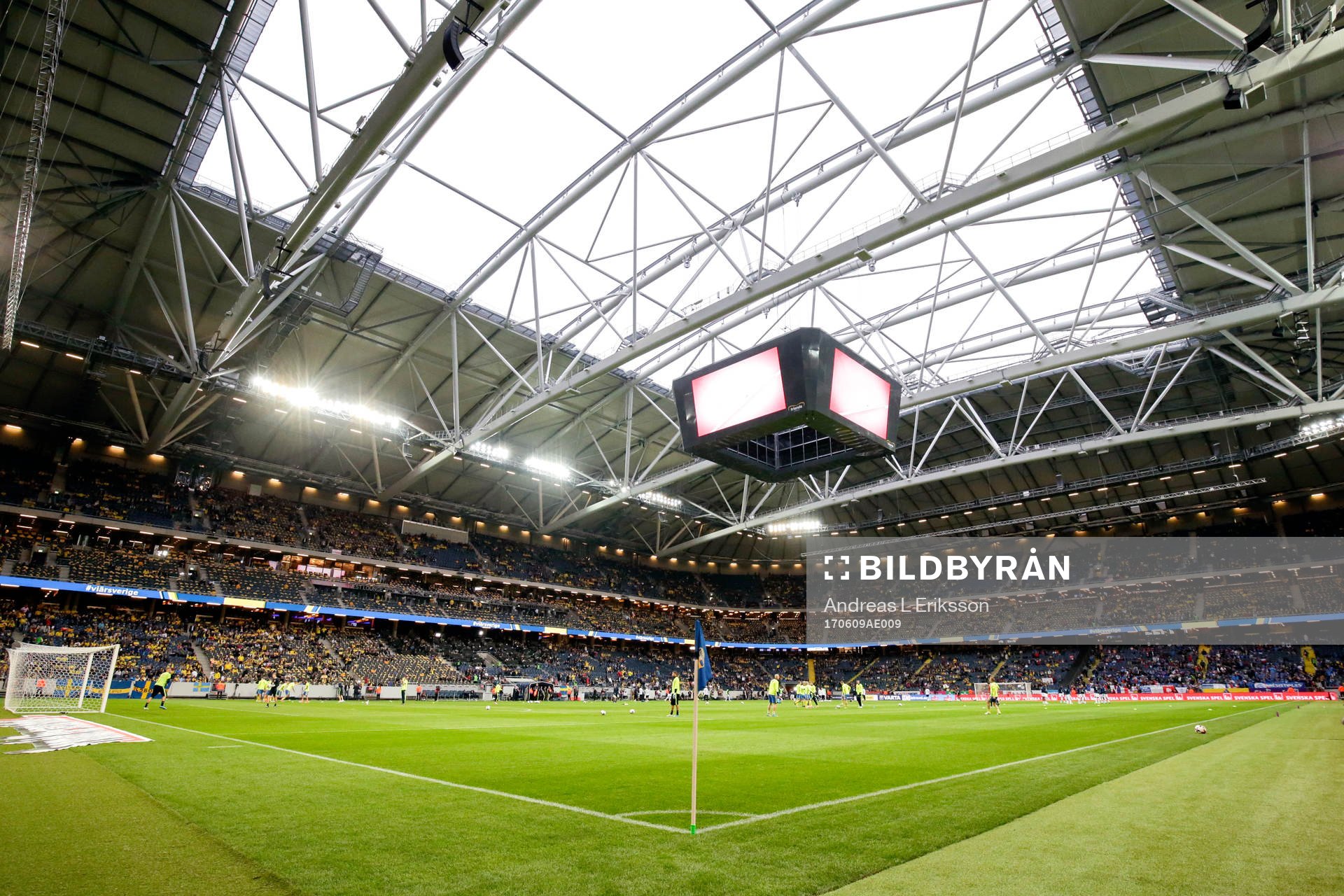 Interiör av Friends Arena innan fotbollsmatchen i
