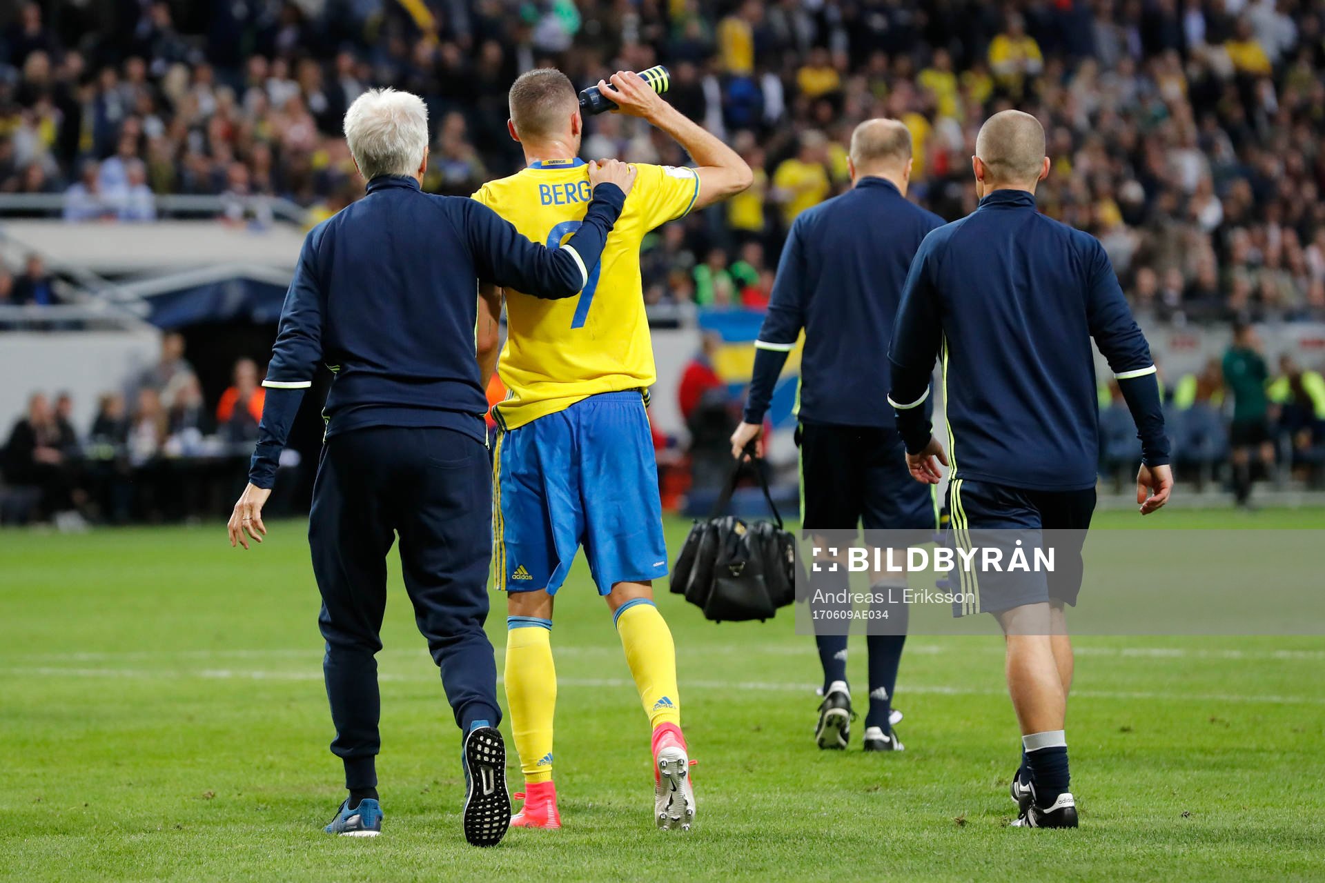 Sveriges Marcus Berg går av planen