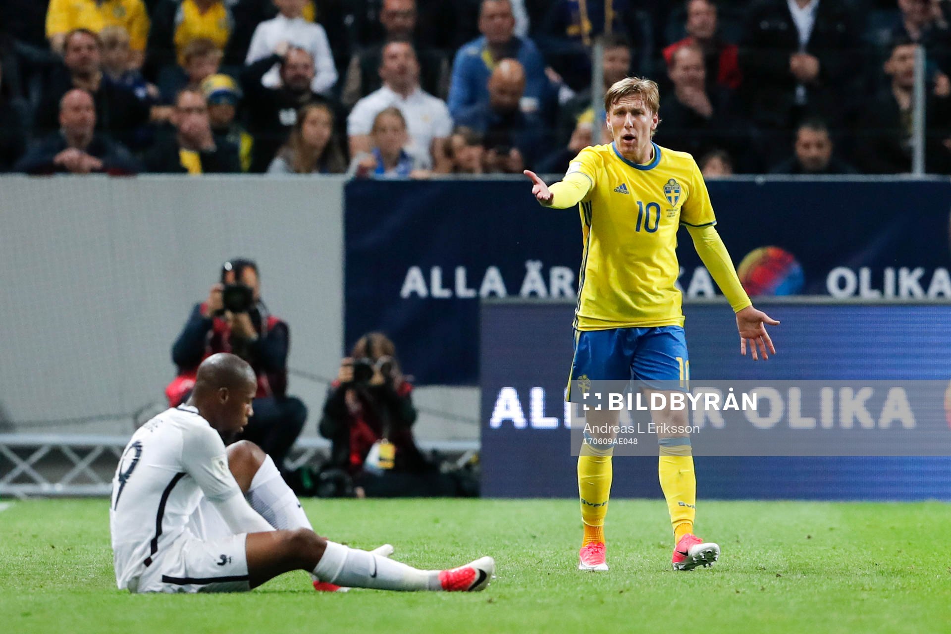 Sveriges Emil Forsberg reagerar mor Frankrikes Djibril