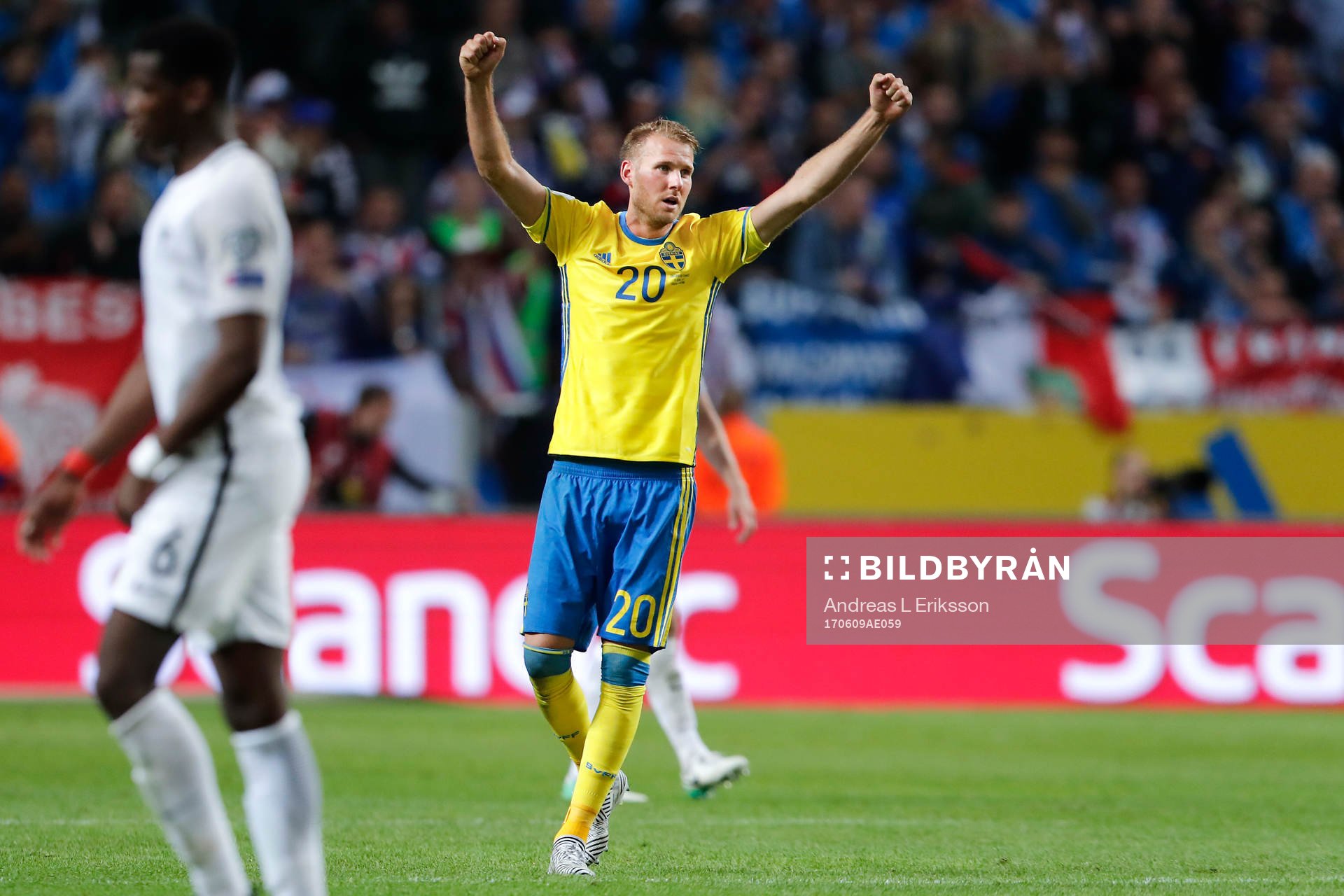Sveriges Ola Toivonen jublar