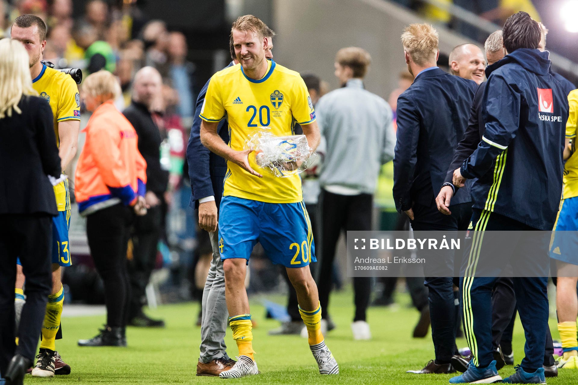 Sveriges Ola Toivonen jublar