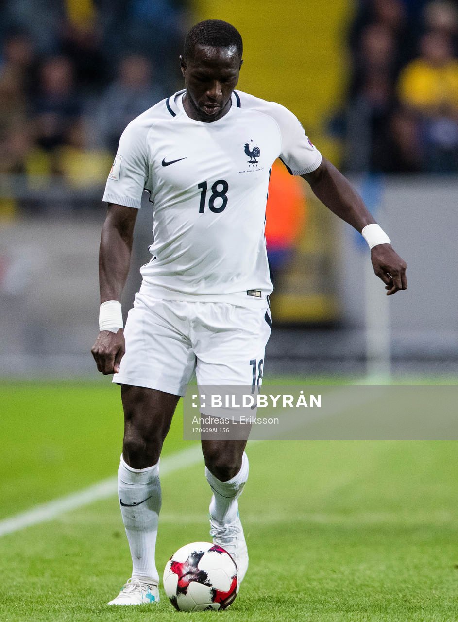 Frankrikes Moussa Sissoko med bollen
