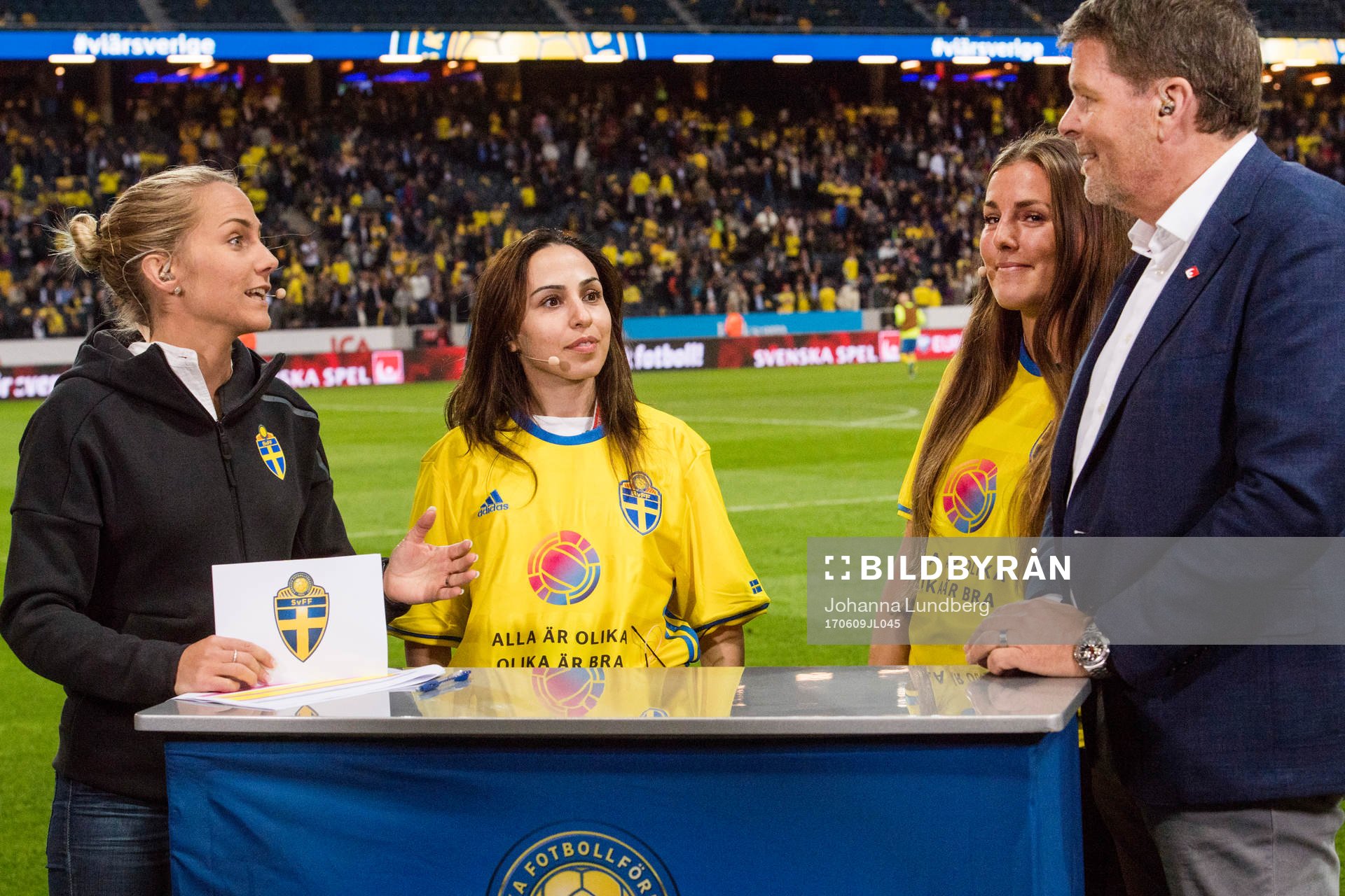 Emelie Ölander och Svenska Spels VD Lennart Käll i en