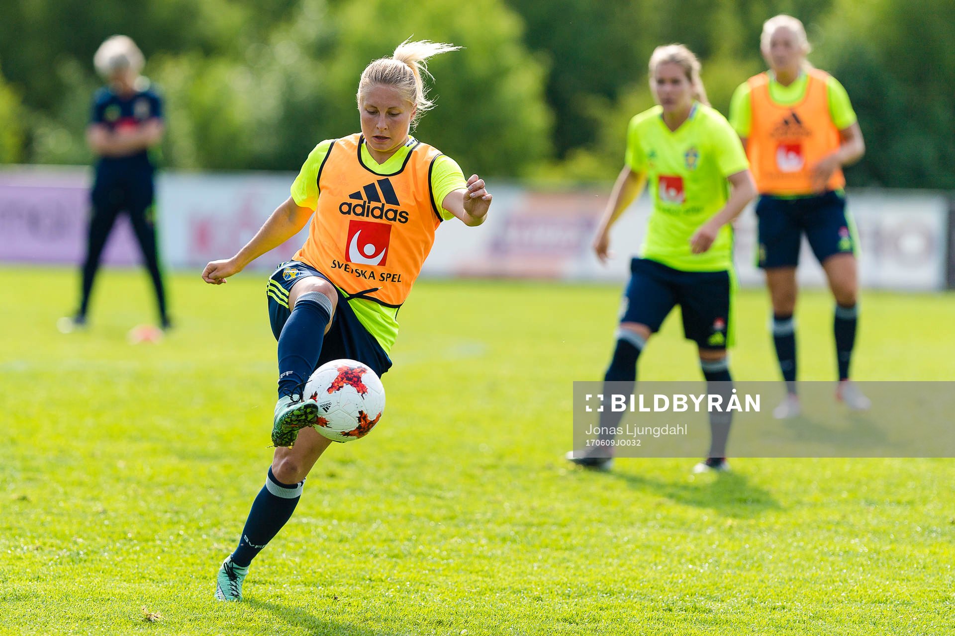 Sveriges Fanny Andersson under en träning med det svenska damlandslaget i fotboll den 9 juni 2017 i Växjö.