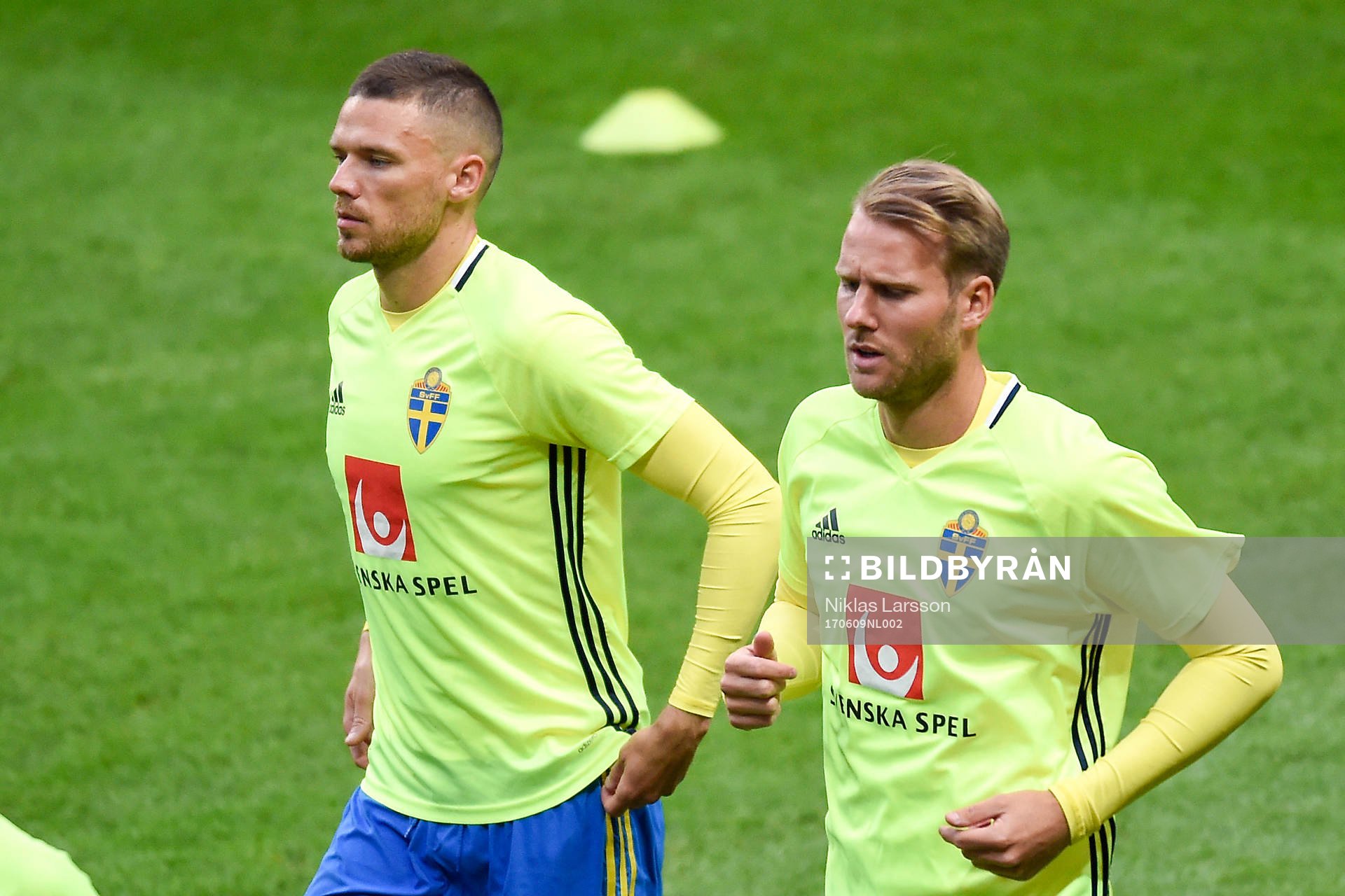 Sveriges Marcus Berg och Ola Toivonen värmer upp innan