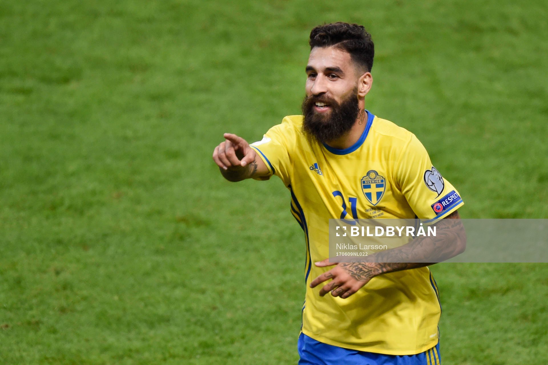 Sveriges Jimmy Durmaz jublar