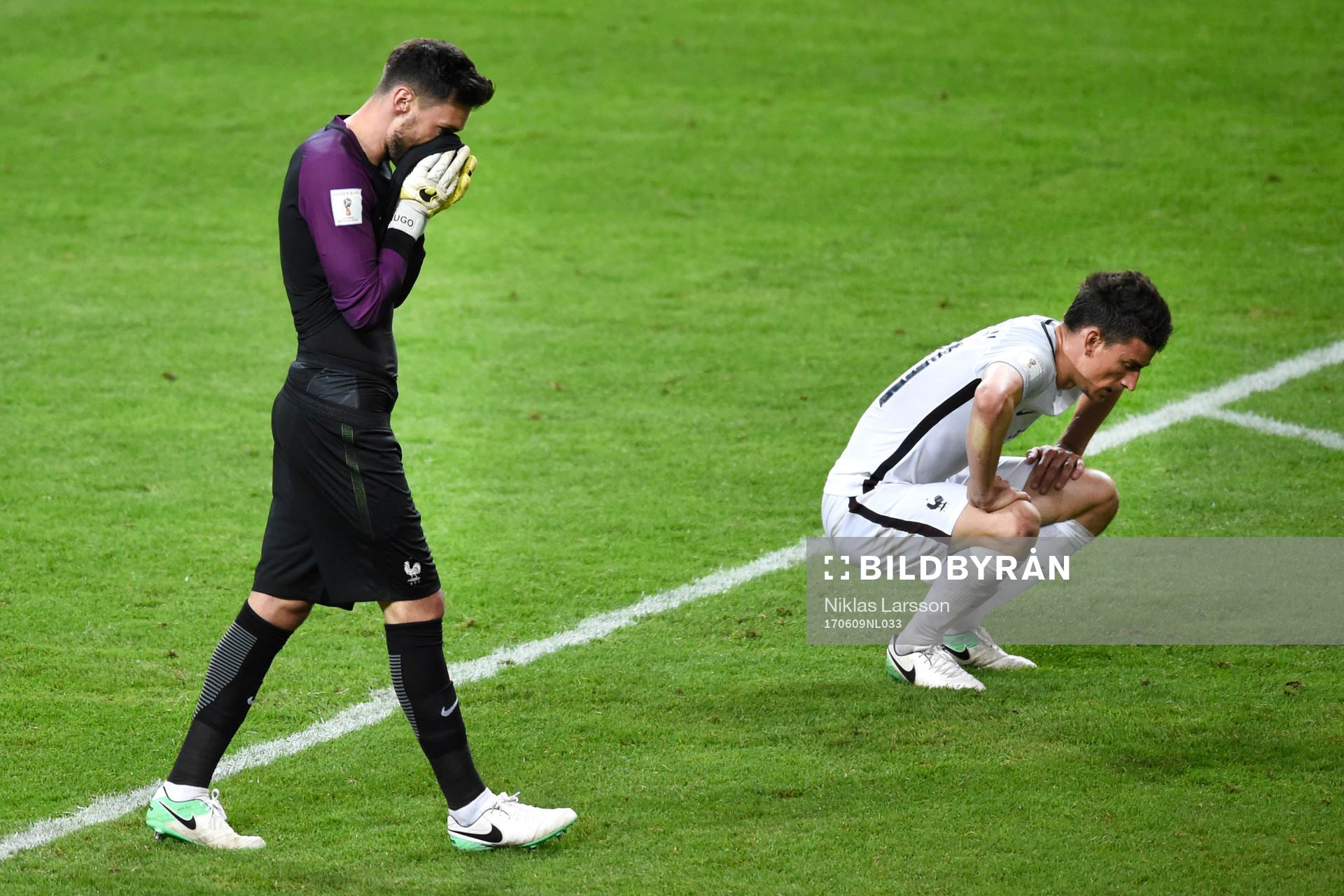 Frankrikes målvakt Hugo Lloris deppar