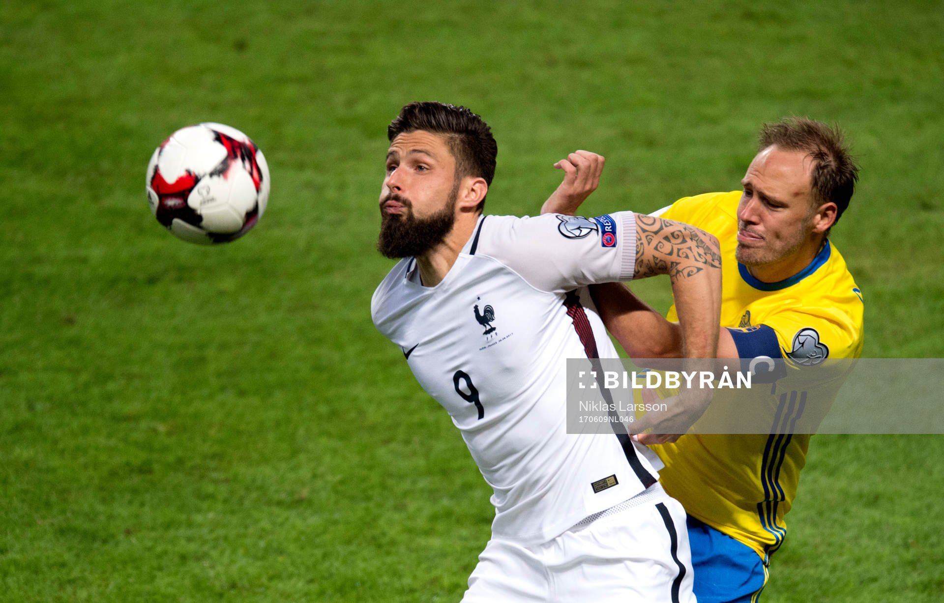 Sveriges Olivier Giroud och Sveriges Andreas Granqvist