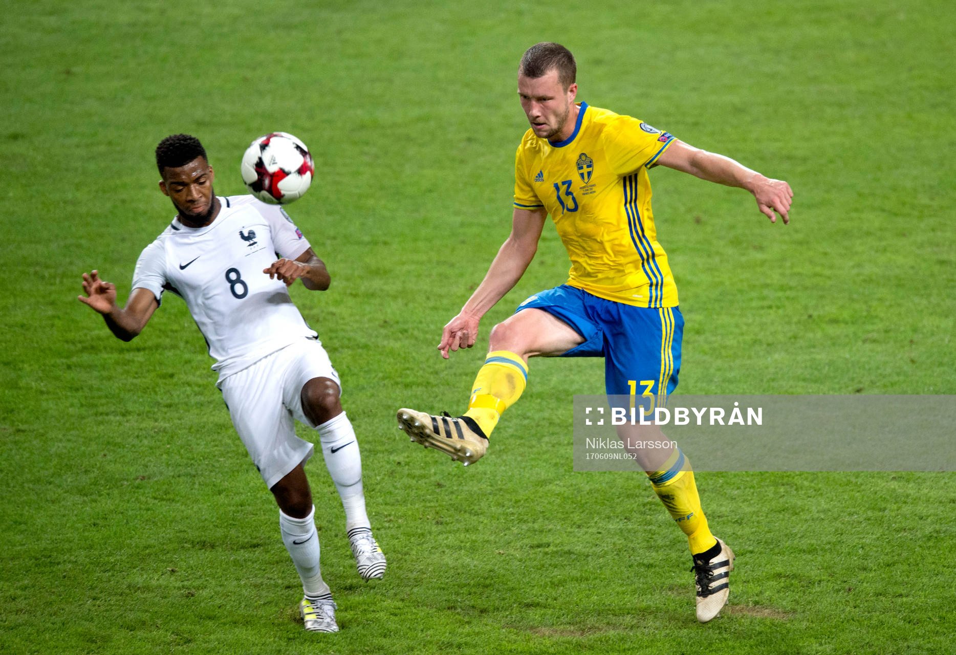 Sveriges Jakob Johansson och Frankrikes Thomas Lemar