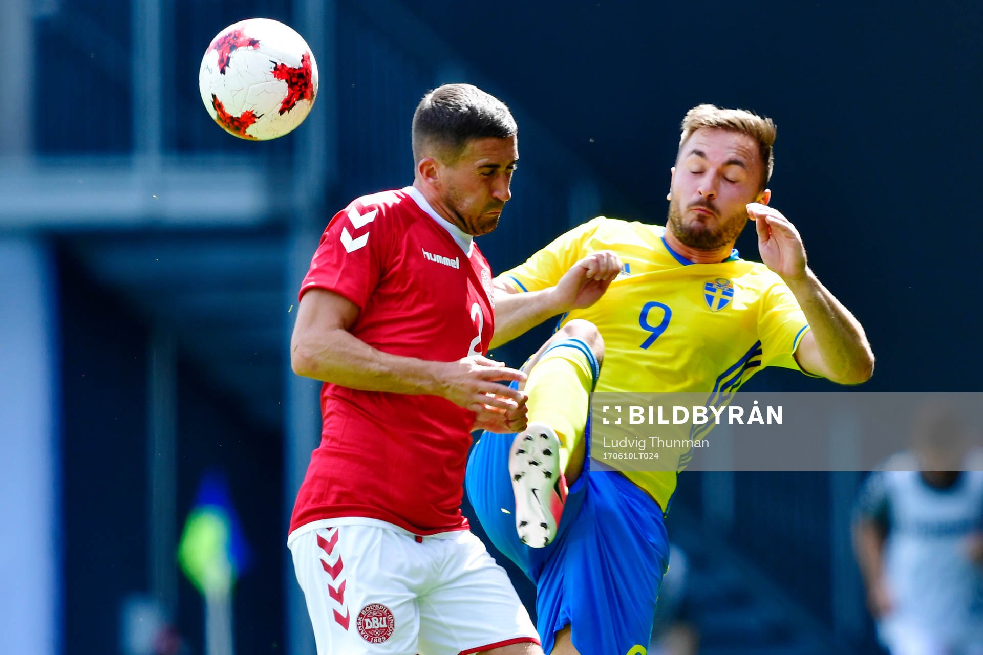 Danmarks Frederik Holst och Sveriges Muamer Tankovic i