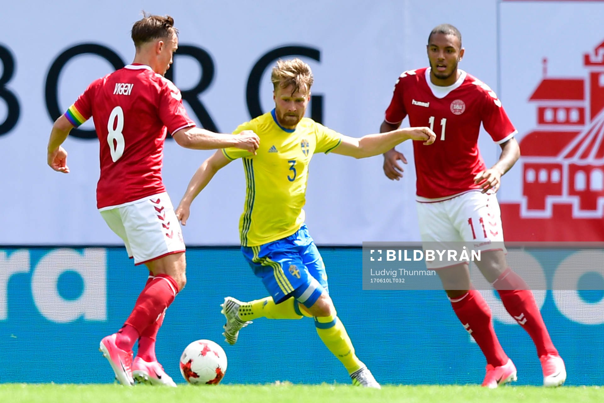 Danmarks Lasse Vigen Christensen och Kenneth Zohore samt