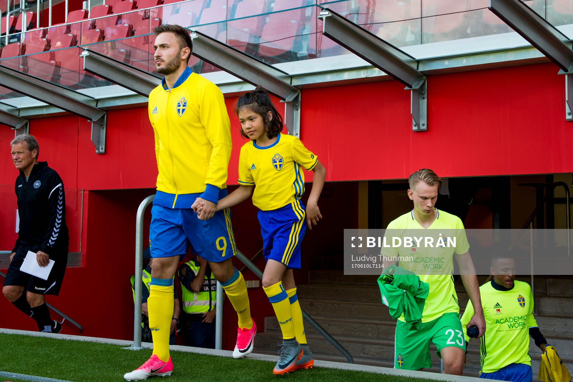 Sveriges Muamer Tankovic kommer ut till landskampen i