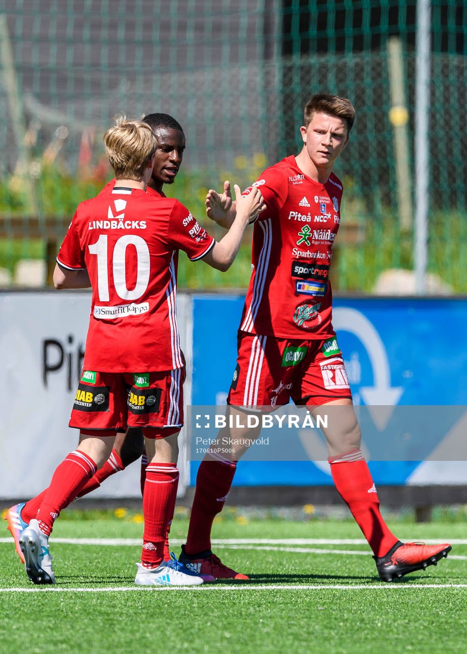 Piteås Joel Edström jublar
