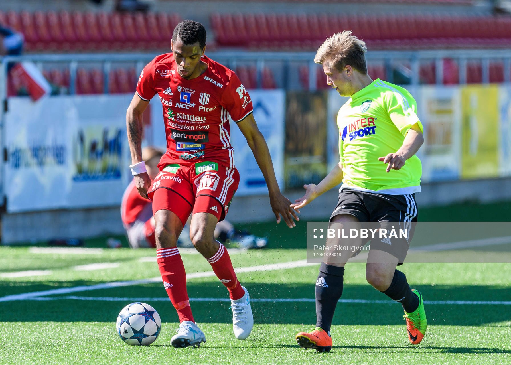 Piteås Kraig Rochester med bollen