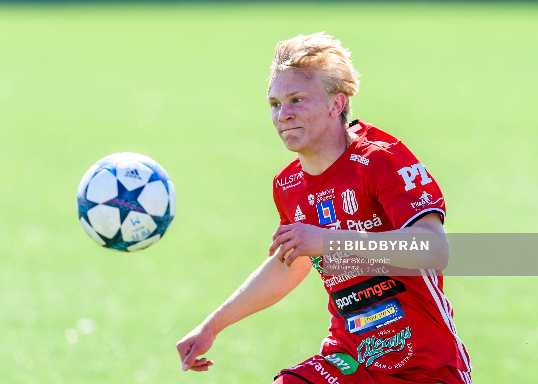 Piteås Johannes Lidström under fotbollsmatchen i Division 2 Norrland mellan Piteå och Valbo den 10 Juni 2017 i Piteå.