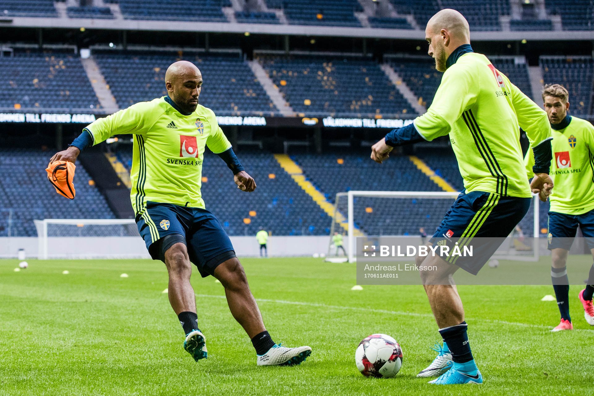 Sveriges Samuel Armenteros och John Guidetti