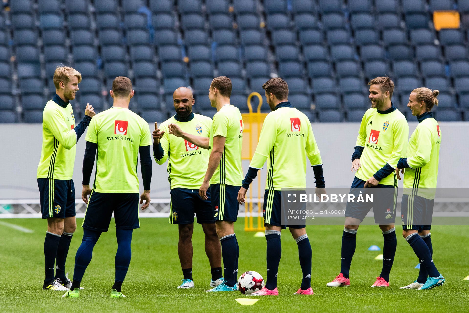 Sveriges Filip Helander, Emil Krafth, Samuel Armenteros,