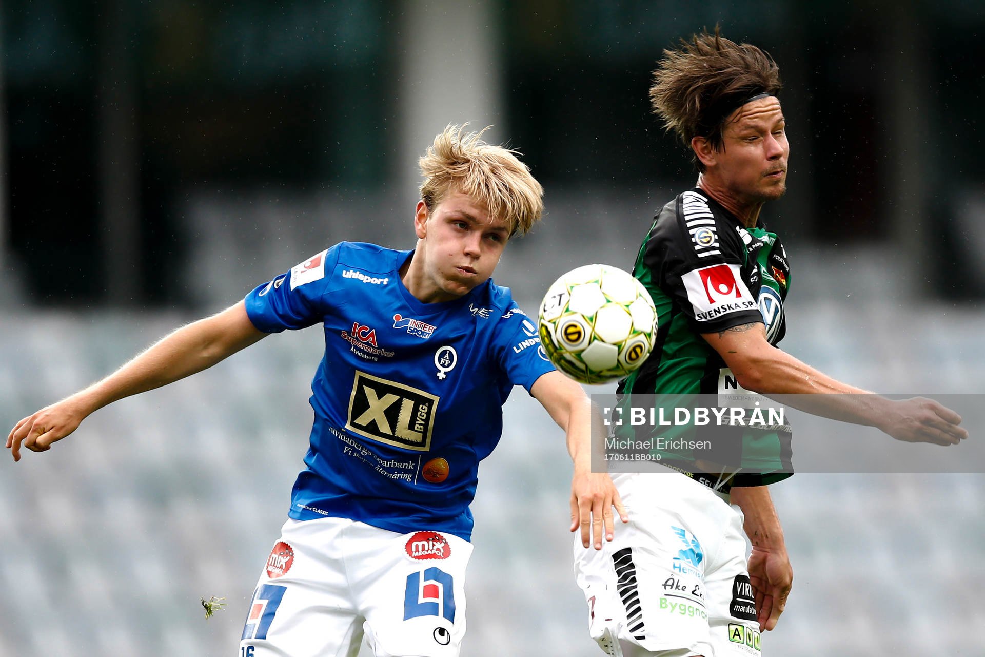 Åtvidabergs Simon Marklund och GAIS Dusan Djuric under fotbollsmatchen i Superettan mellan GAIS och Åtvidaberg den 11 juni 2017 i Göteborg.