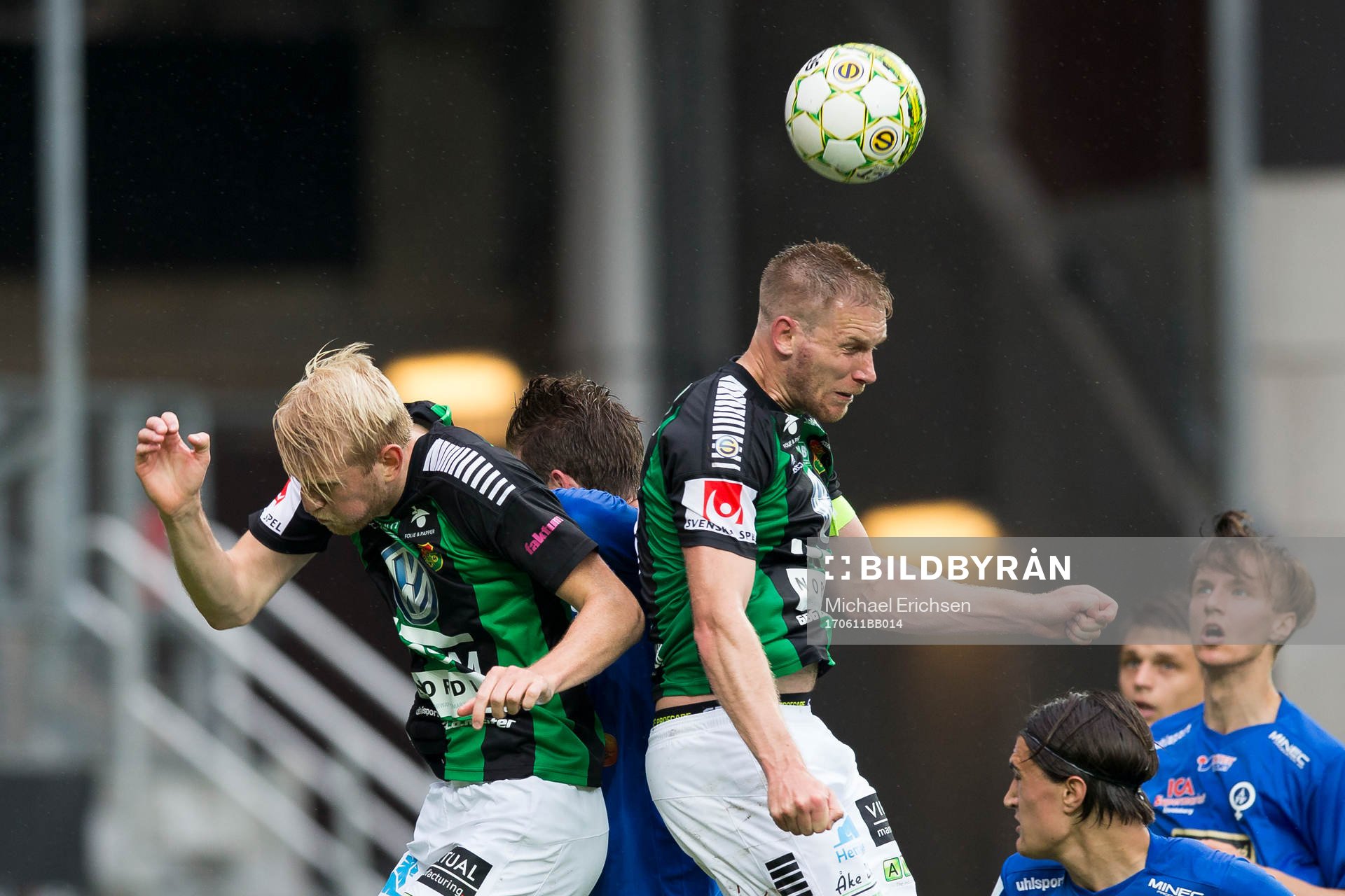 GAIS Carl Nyström och Steven Old i offensivt straffområde