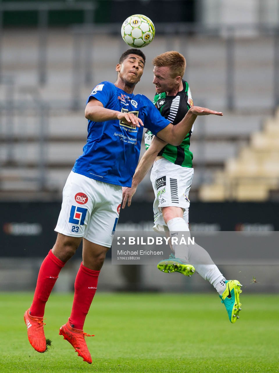 Åtvidabergs Emil Bellander i nickduell med GAIS Dan Keat