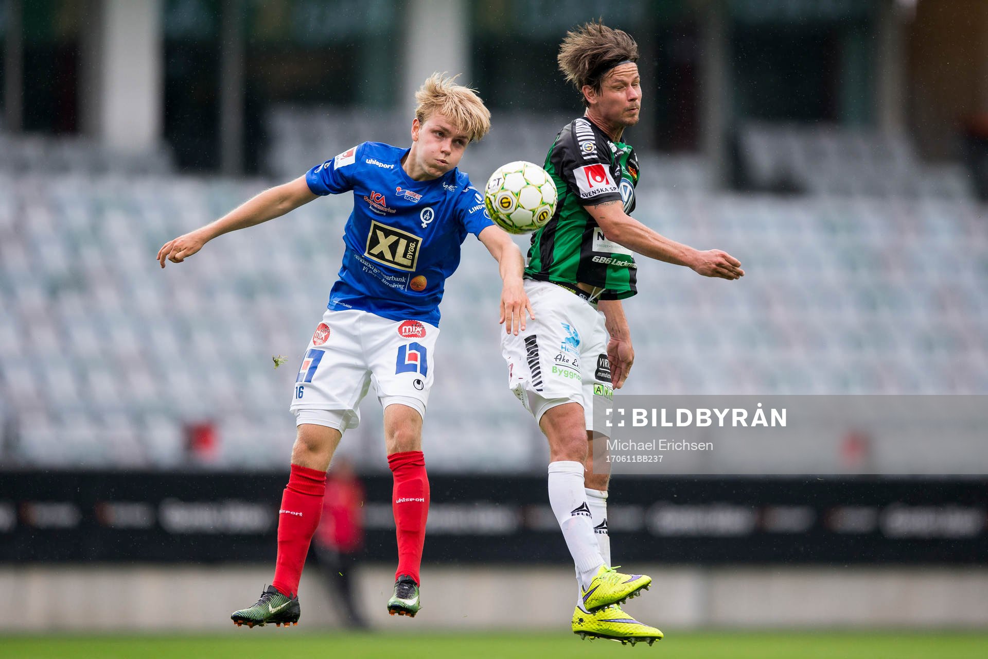 Åtvidabergs Simon Marklund i nickduell med GAIS Dusan