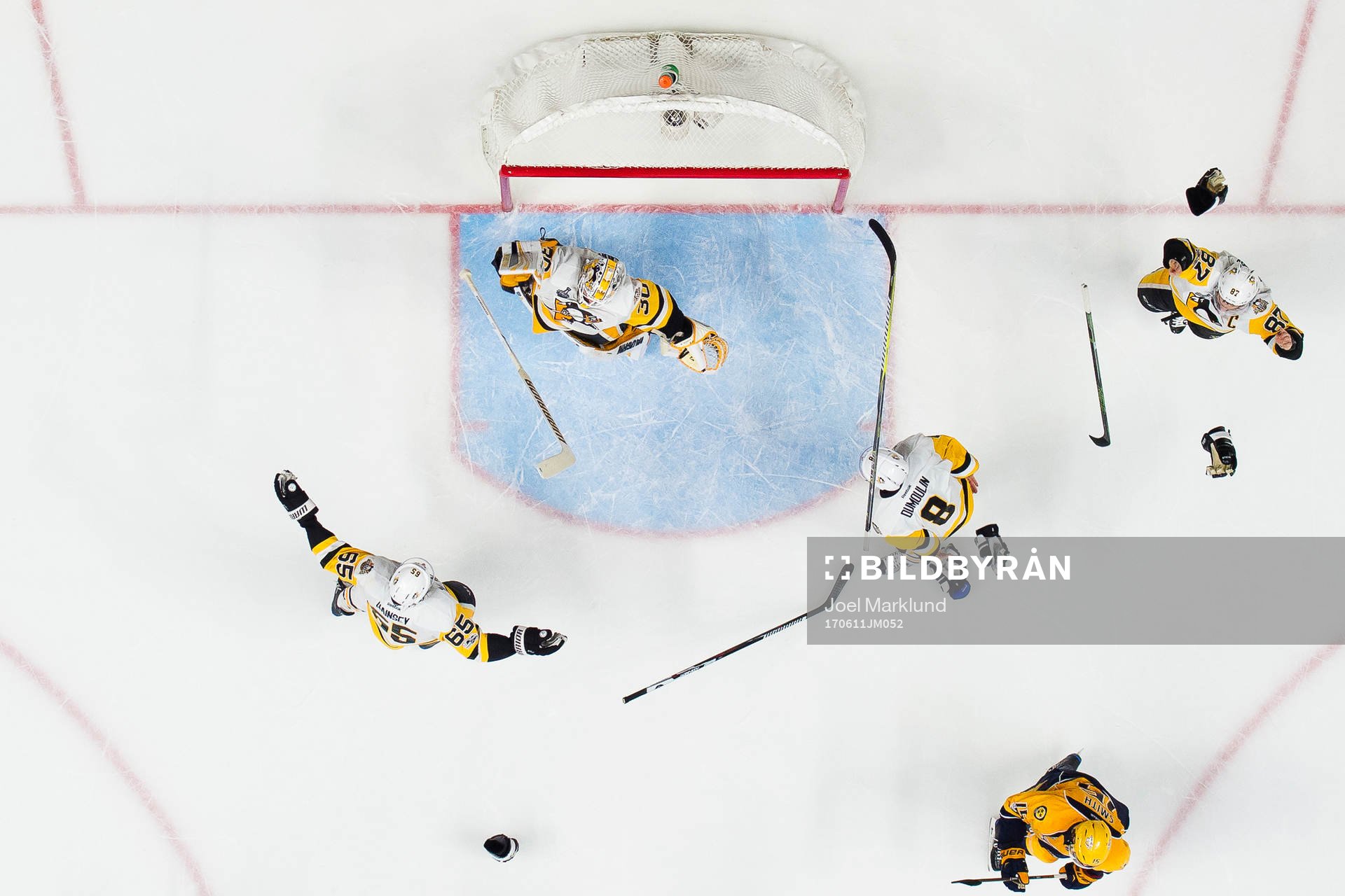 Pittsburghs Ron Hainsey, målvakt Matthew Murray, Brian
