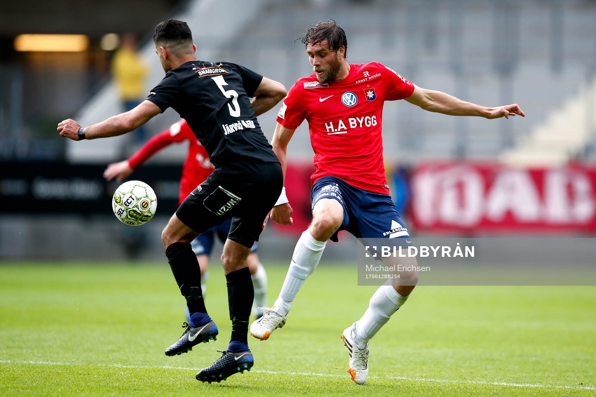 Dalkurds Rewan Amin och Örgrytes Johan Elmander
