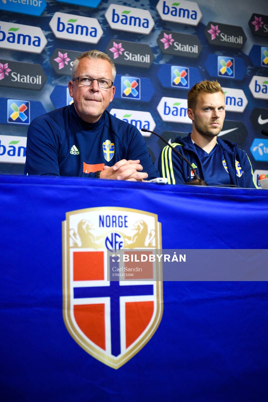 Sveriges förbundskapten Janne Andersson och Sebastian