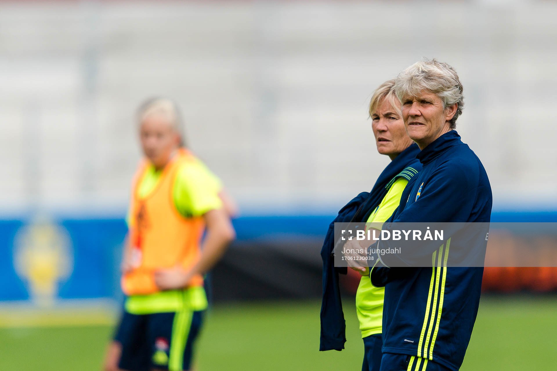 Sveriges förbundskapten Pia Sundhage och assisterande