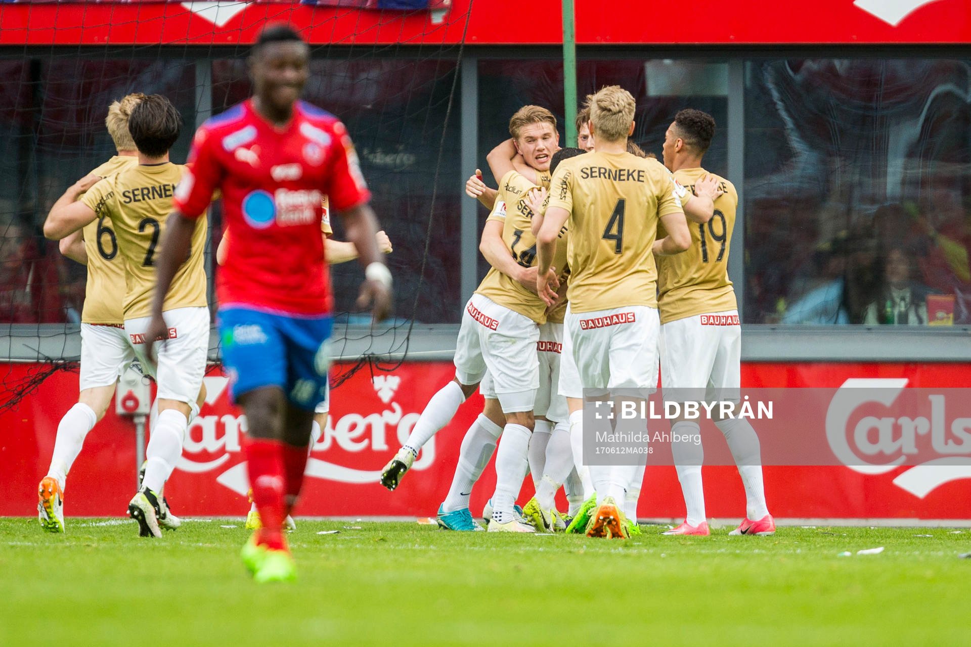 Brommapojkarnas spelare jublar