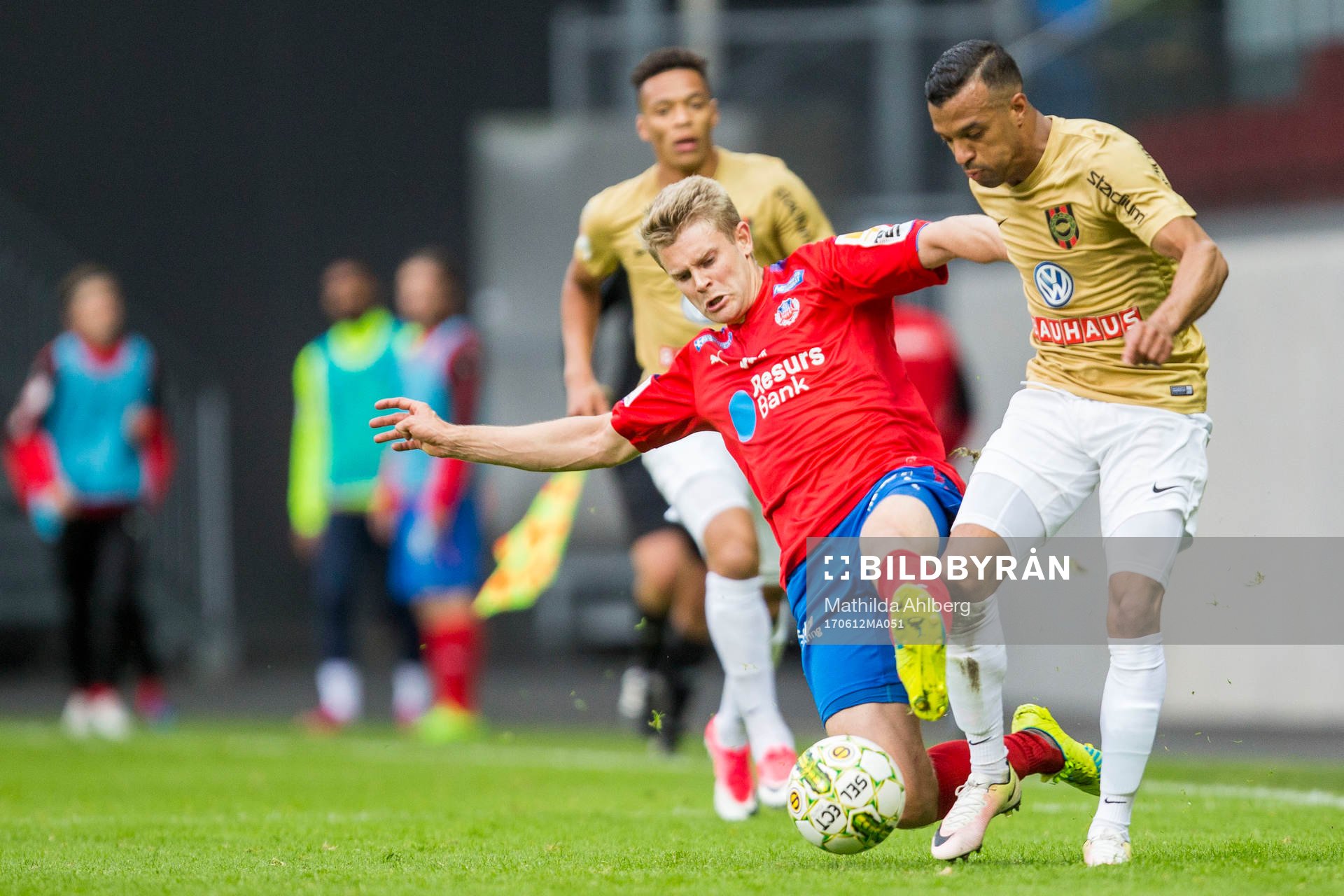 Helsingborgs Viktor Ljung i närkamp