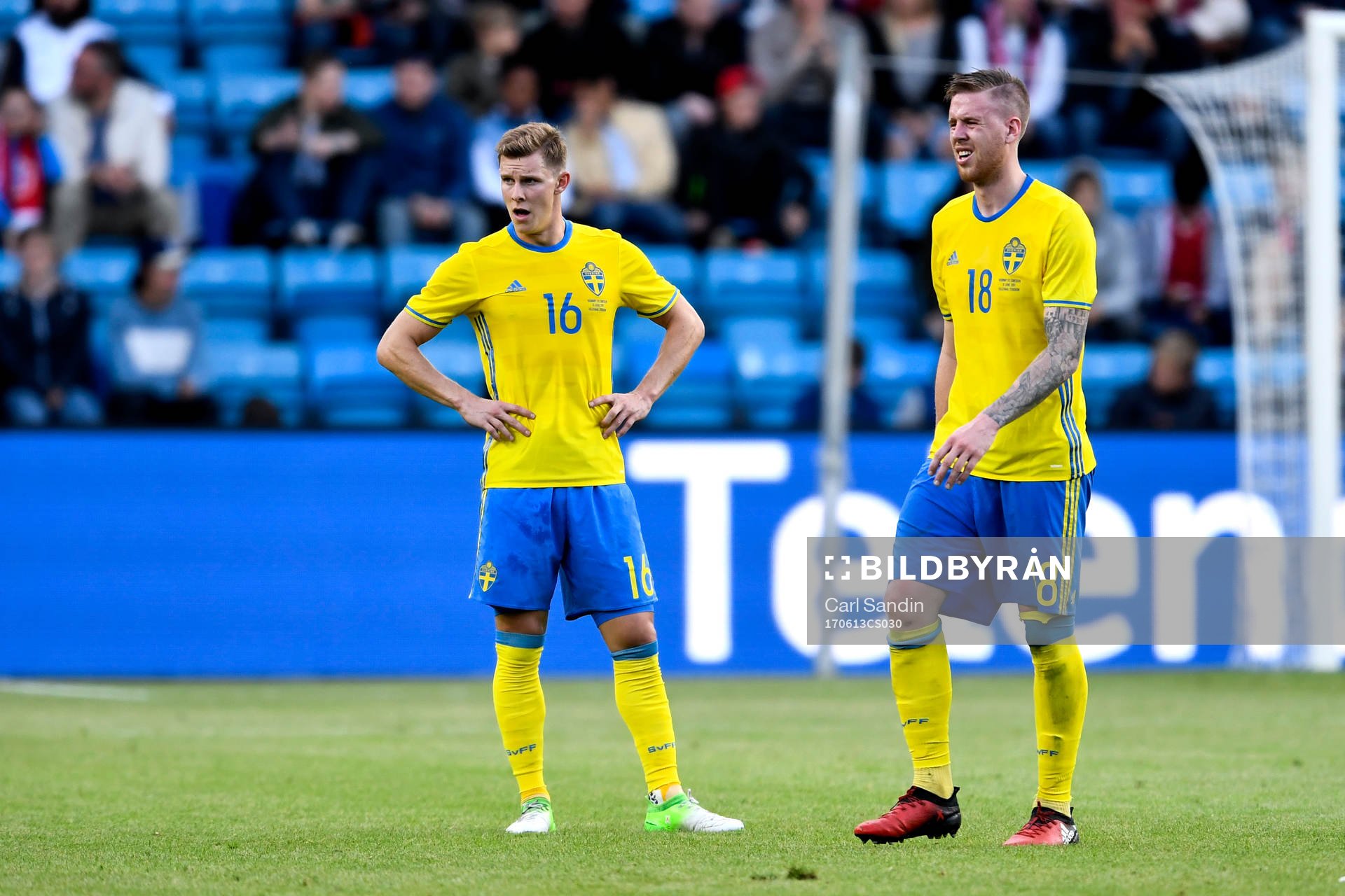 Sveriges Emil Krafth och Pontus Jansson deppar när Pontus