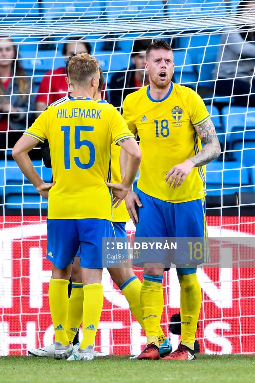 Sveriges Pontus Jansson grinar illa