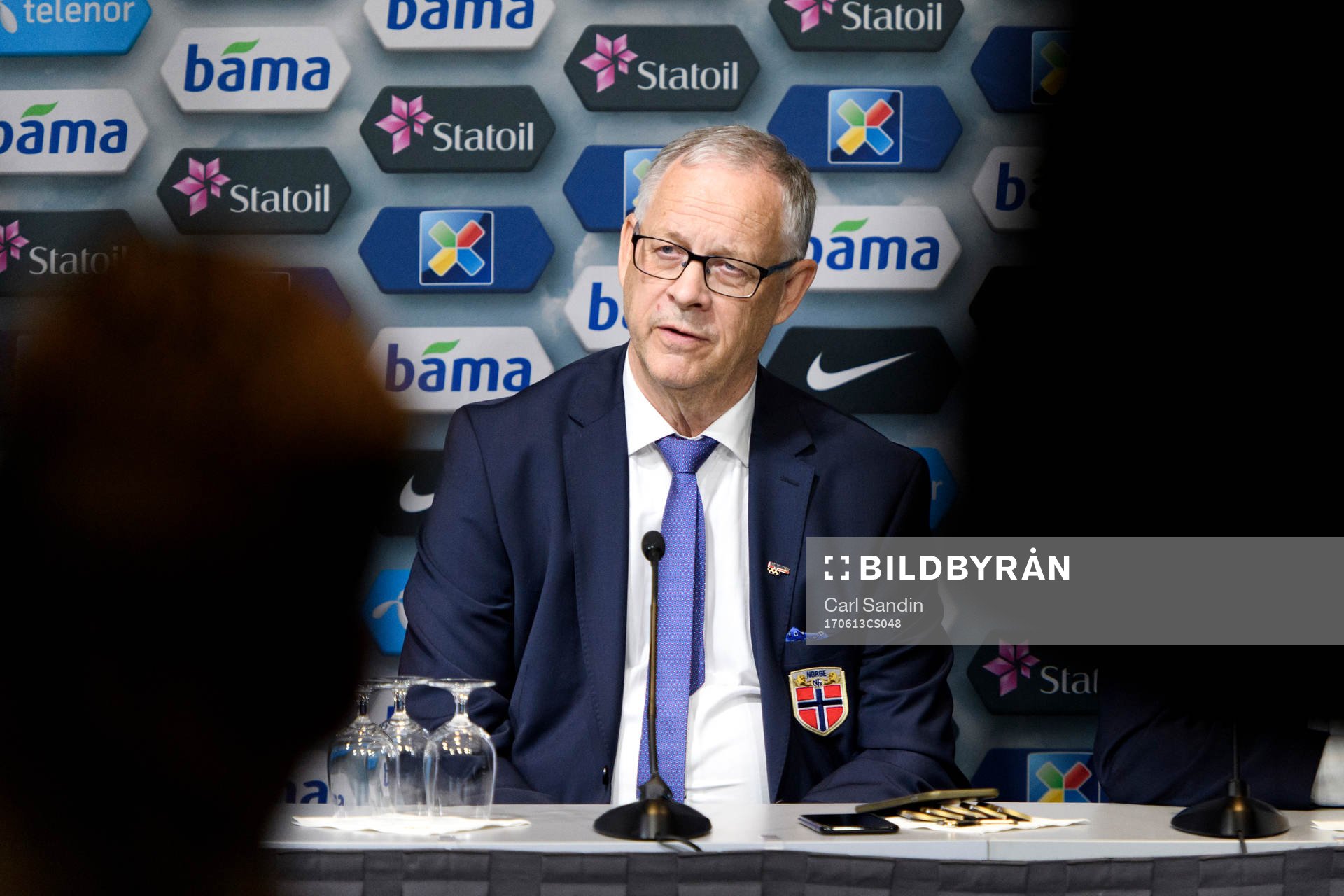 Norges förbundskapten Lars Lagerbäck på en presskonferens