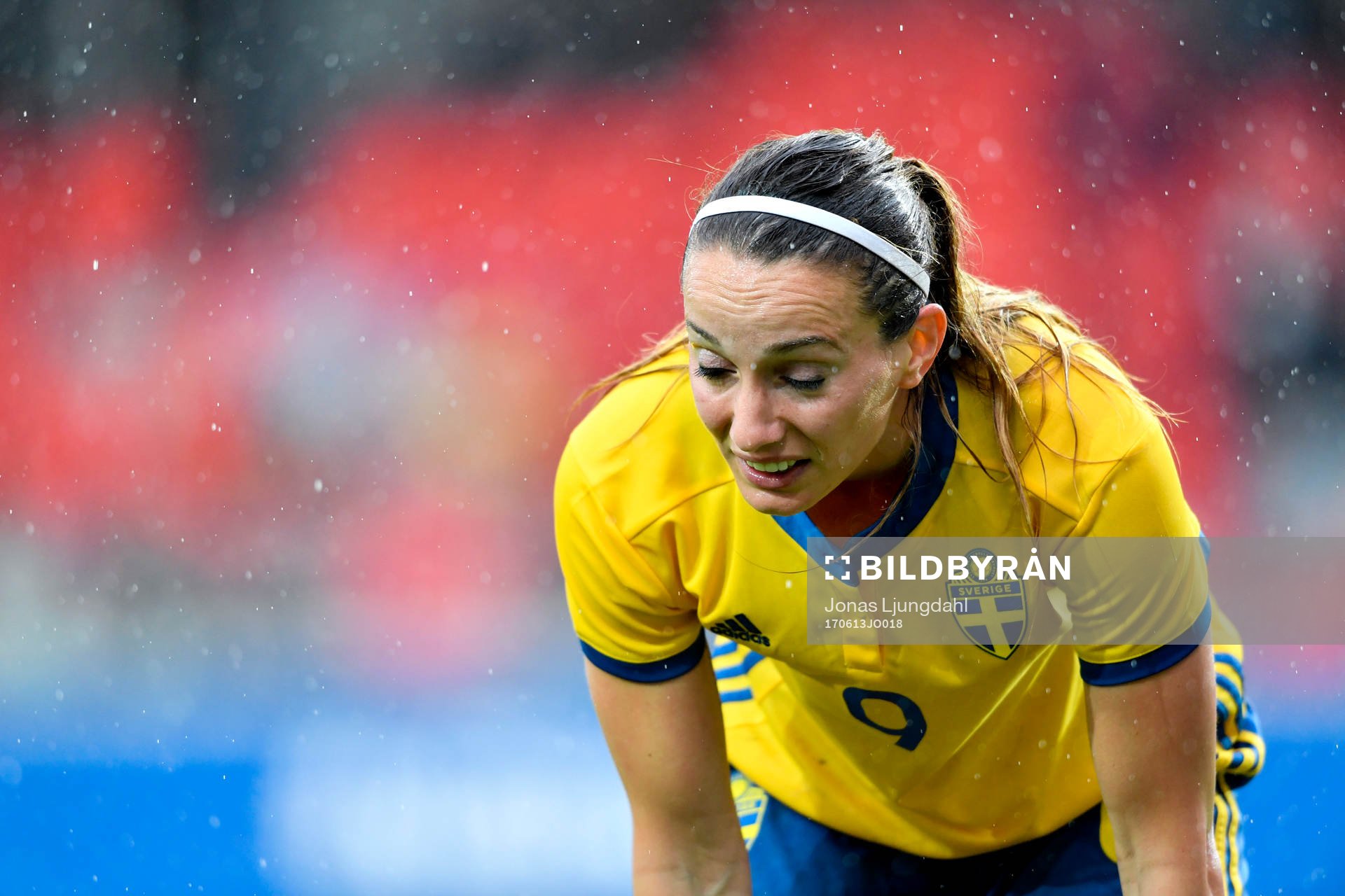Sveriges Kosovare Asllani deppar