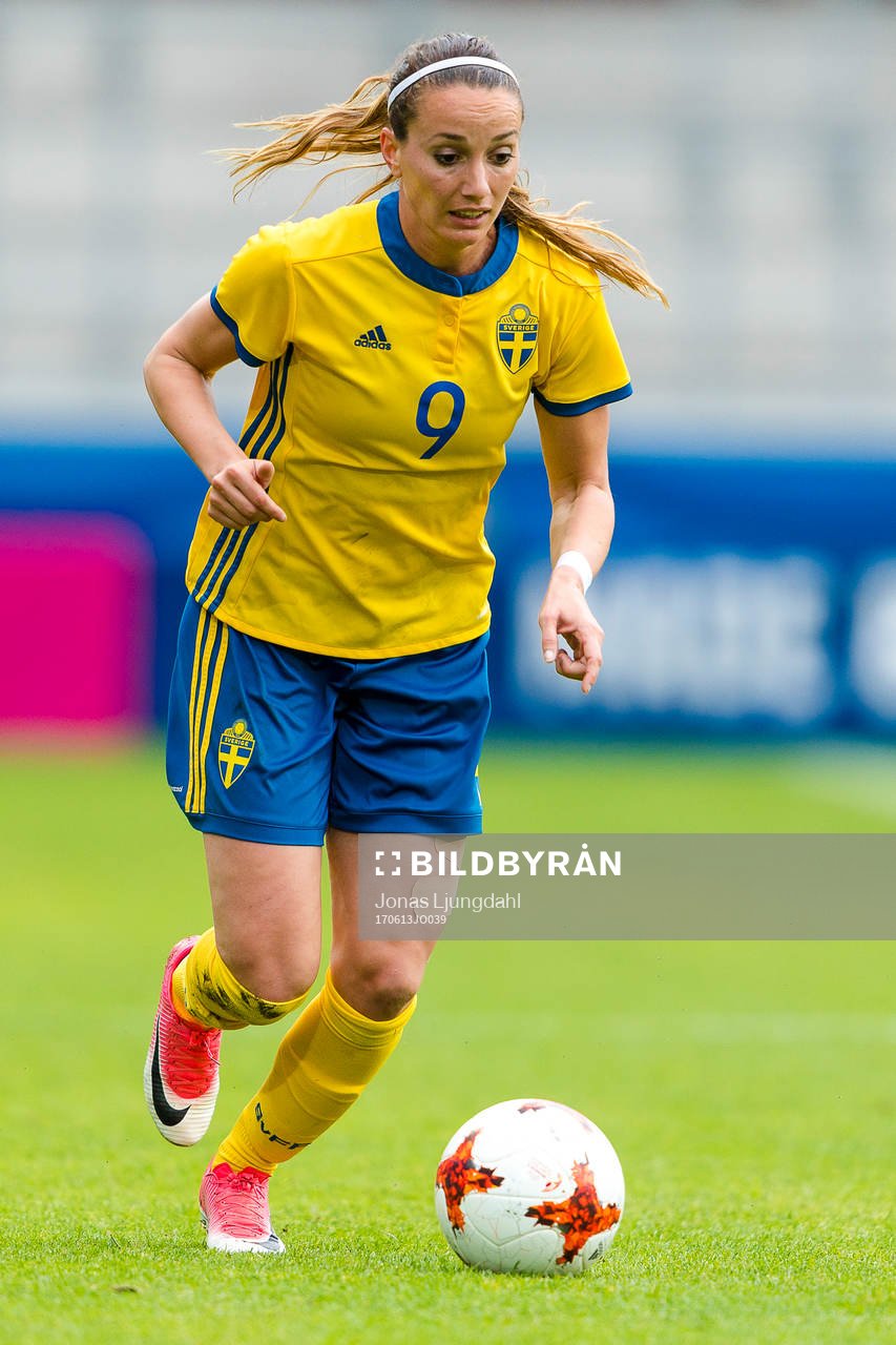 Sveriges Kosovare Asllani