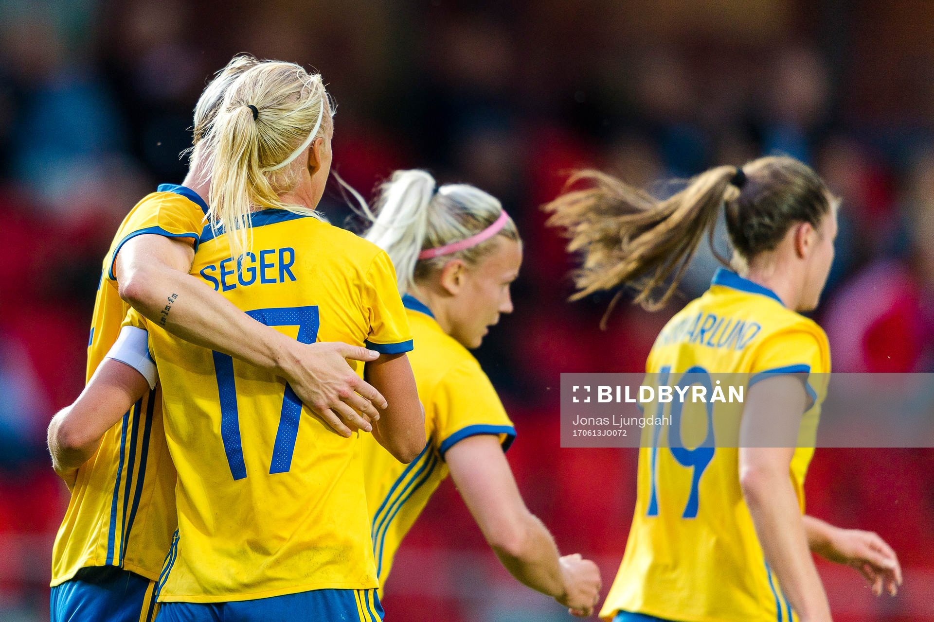 Sveriges Caroline Seger jublar